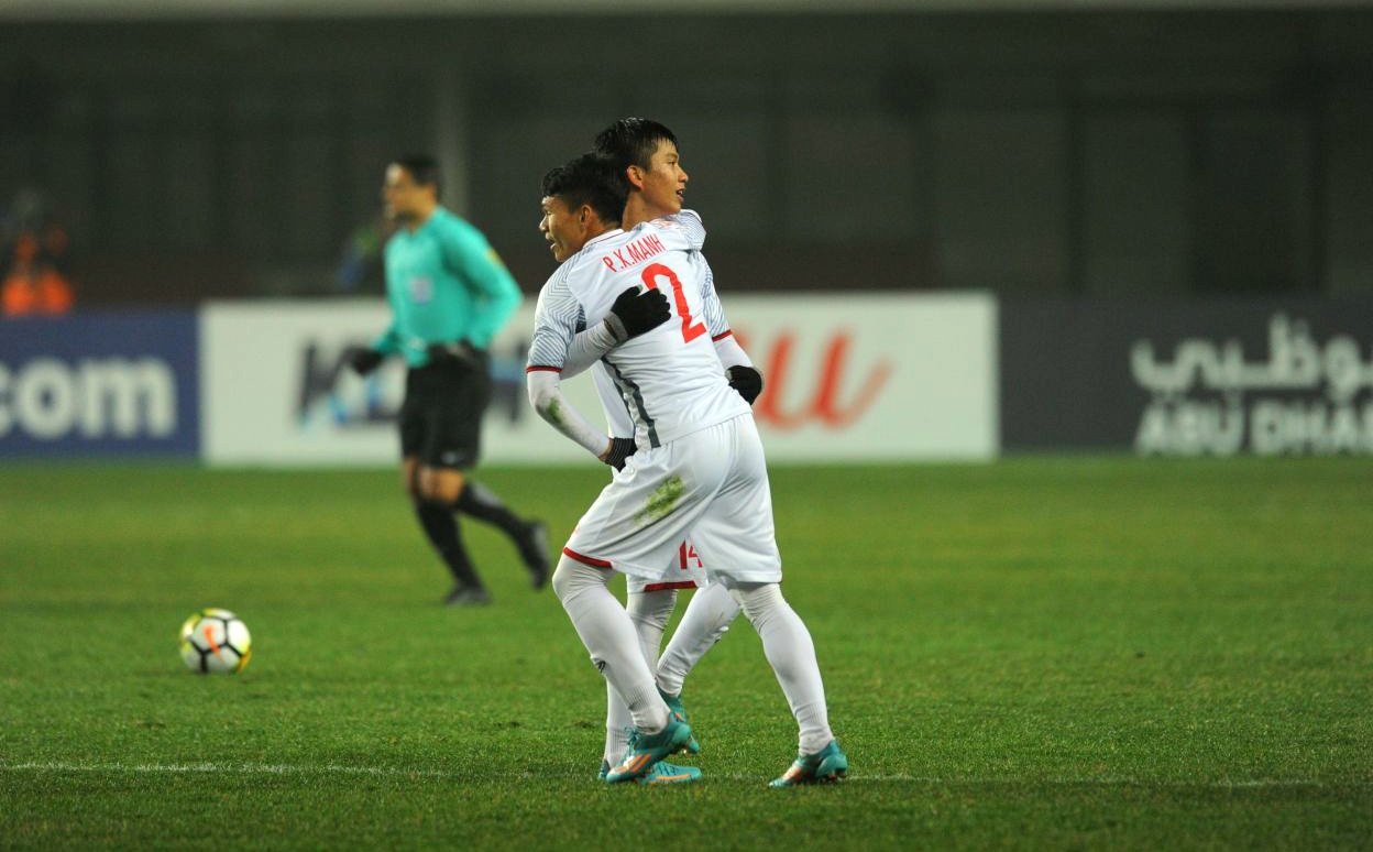 Cau thu U23 Syria guc nga anh 5