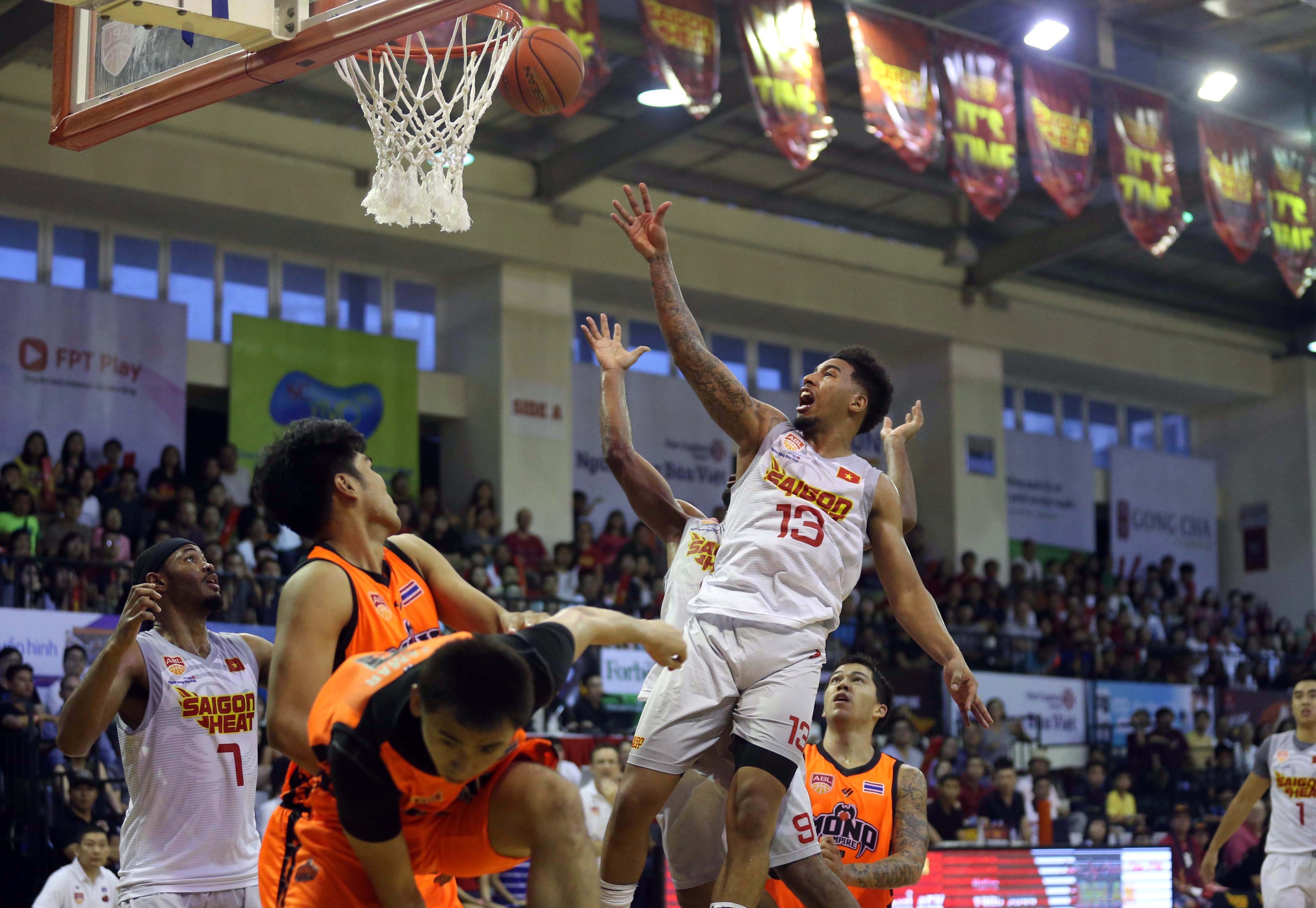 Saigon Heat thua Mono Vampire 83-97 anh 7