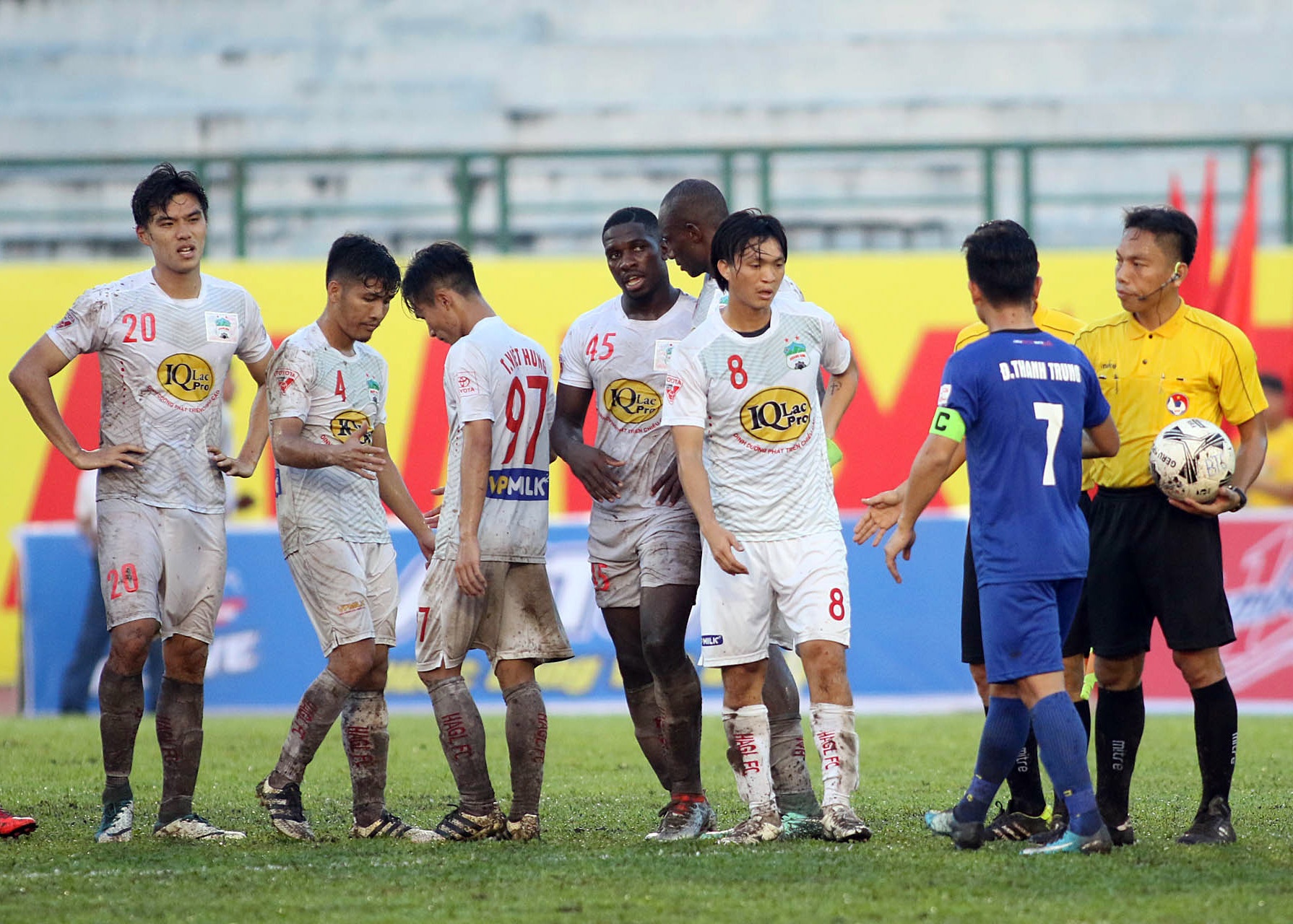 HAGL thang Quang Nam 2-1 tai BTV Cup anh 9