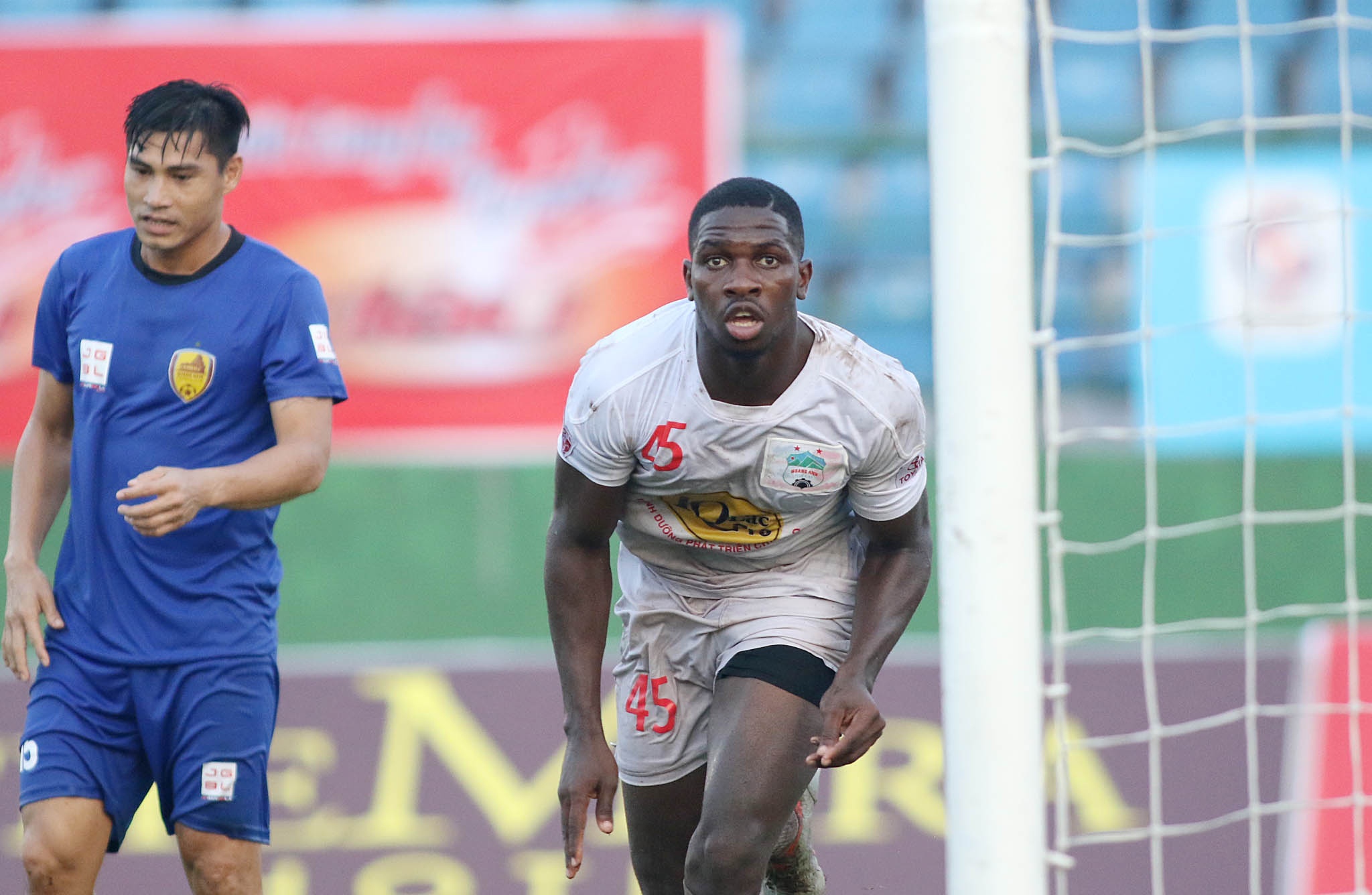 HAGL thang Quang Nam 2-1 tai BTV Cup anh 8