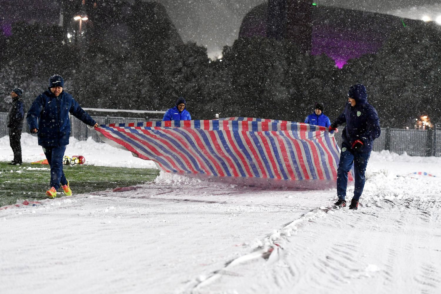 Uzbekistan tap luyen duoi tuyet roi anh 4