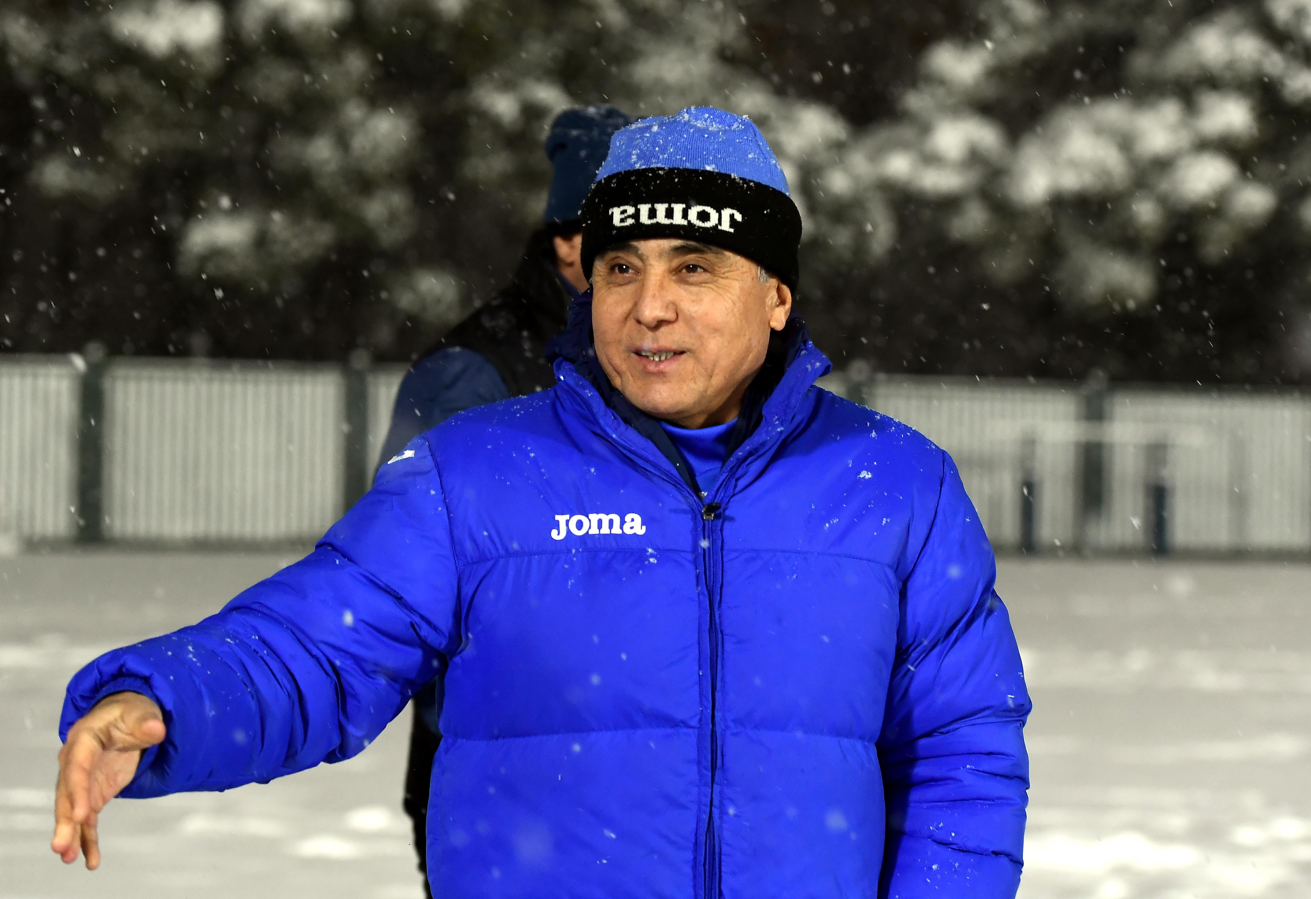 Uzbekistan tap luyen duoi tuyet roi anh 5