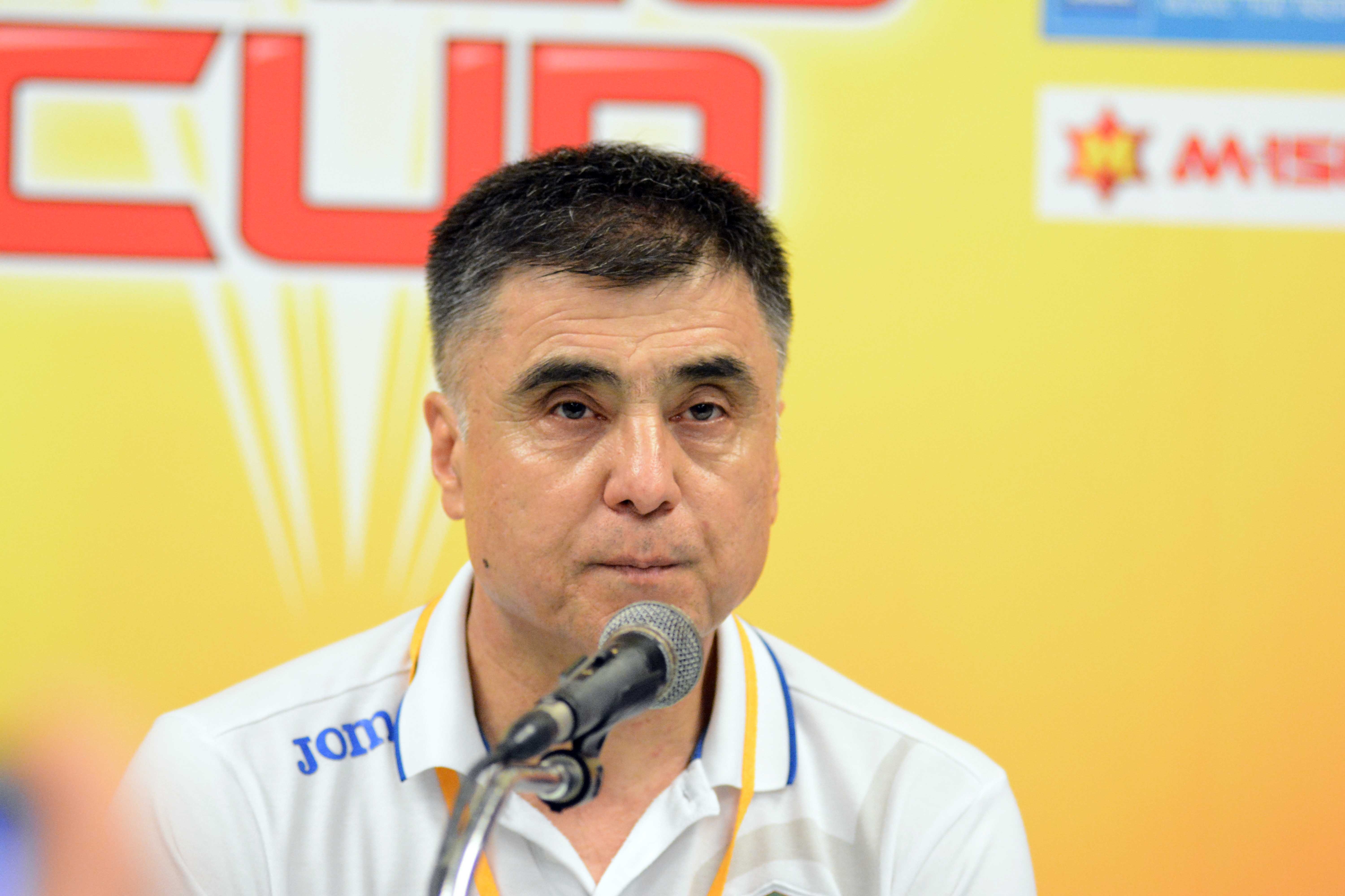 HLV Uzbekistan phat bieu truoc chung ket anh 1