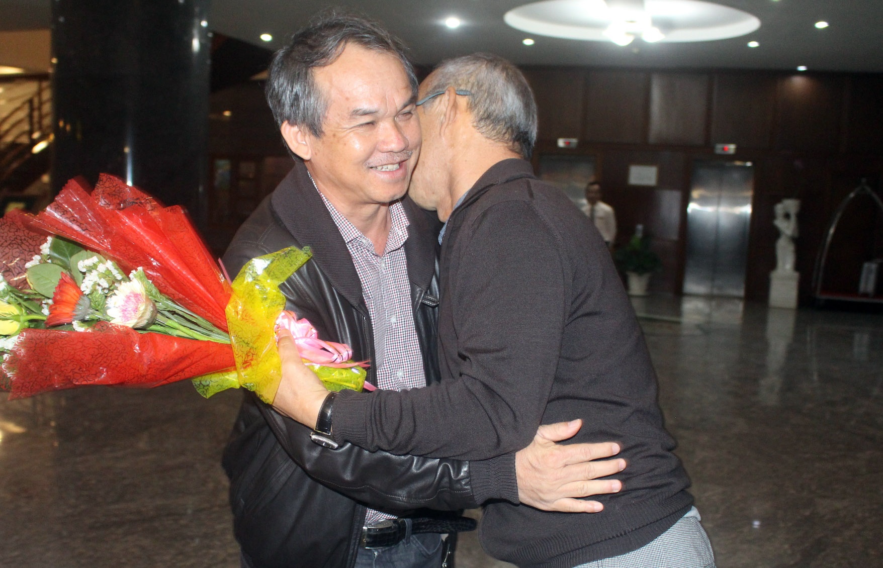 Bau Duc cung nguoi ham mo Gia Lai chao don HLV Park Hang-seo hinh anh