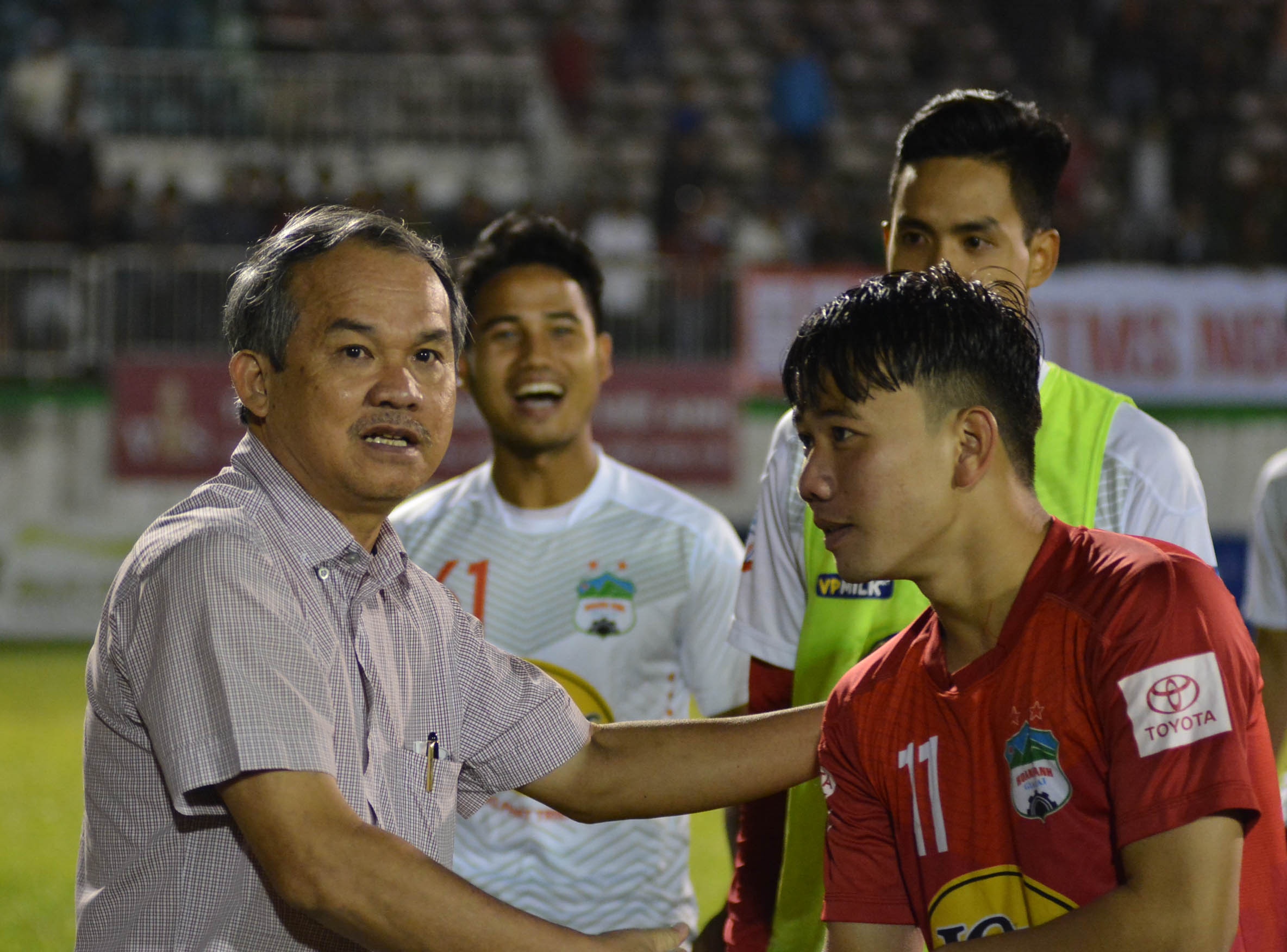 HAGL cho phep khai thac hinh anh cau thu de dau tu cho bong da tre hinh anh