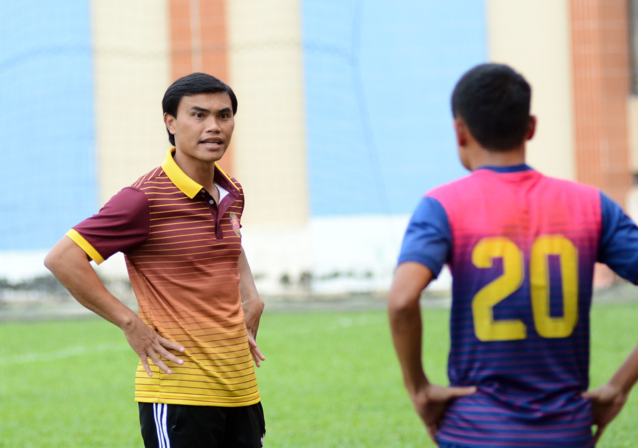 HLV Phan Van Tai Em: ‘Toi rat bat ngo khi dan dat CLB Sai Gon’ hinh anh