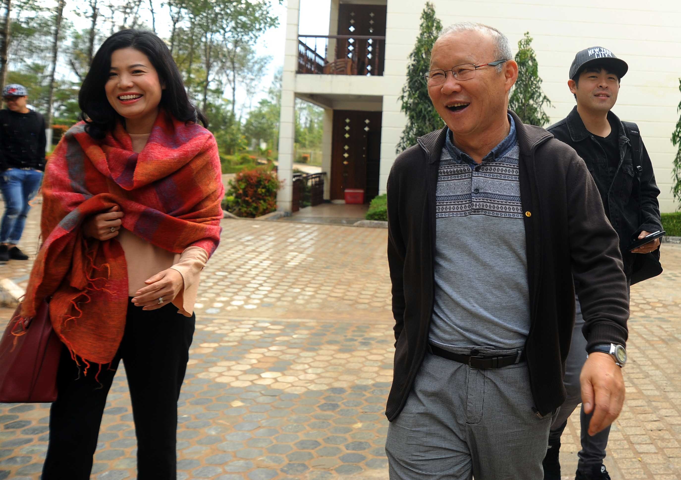 UBND tỉnh Gia Lai khen thưởng bầu Đức ảnh 2 UBND tinh Gia Lai khen thuong bau Duc anh 2