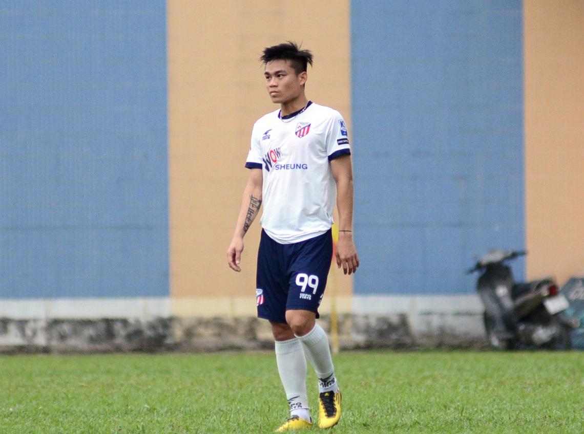 Nguyen Huu Khoi khoac ao Siheung City anh 2