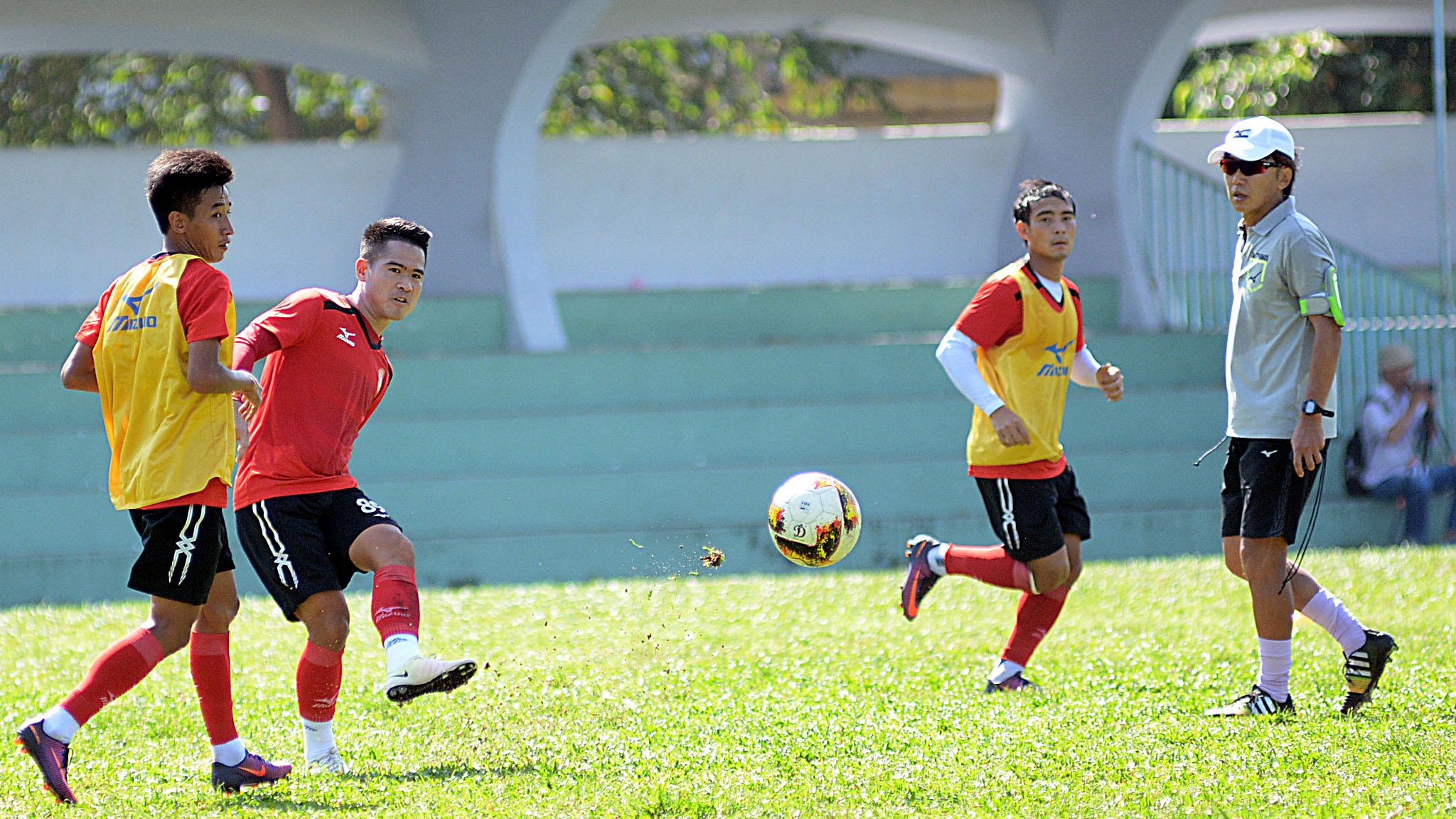 Possebon khong tap luyen cung CLB TP.HCM anh 6