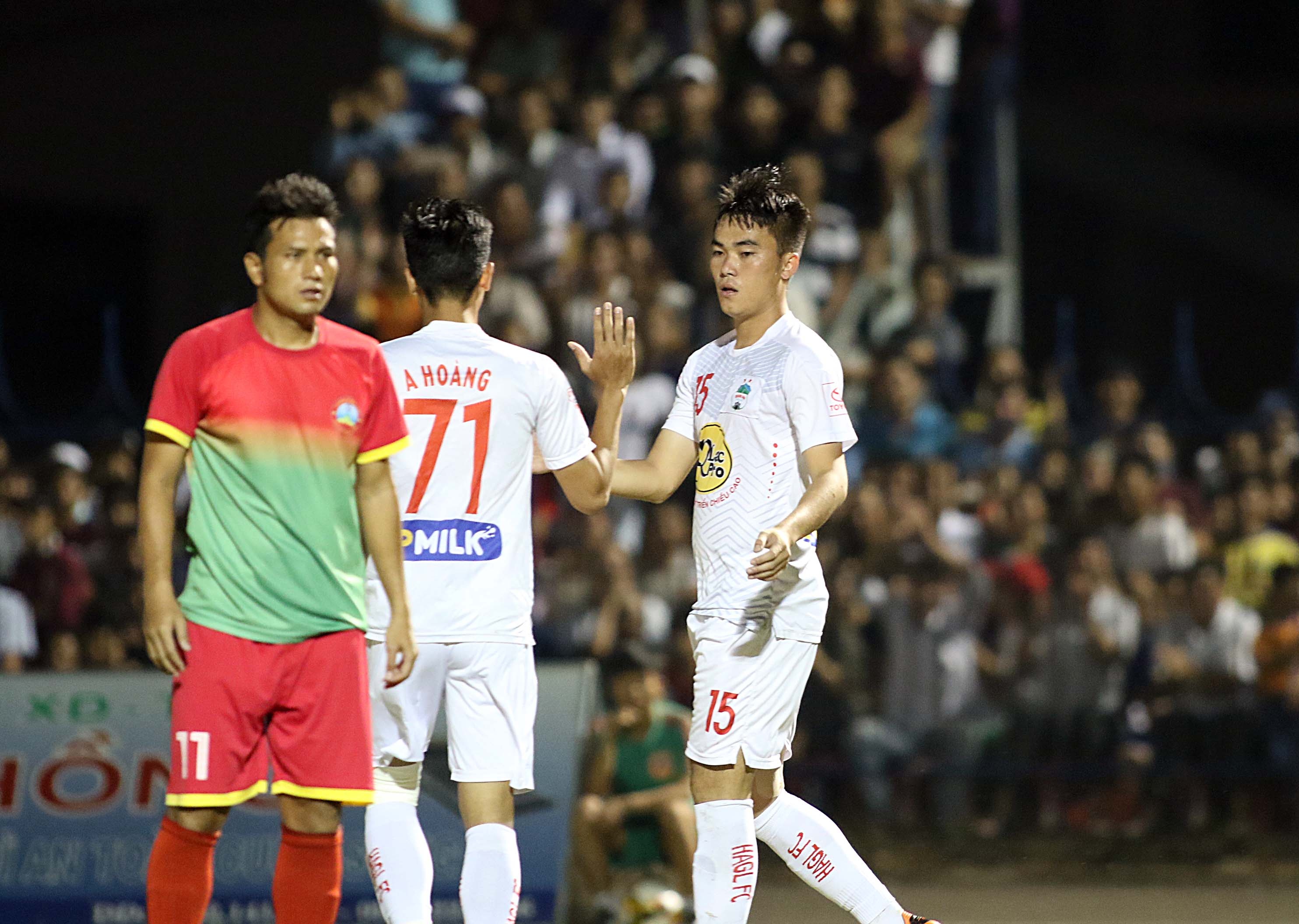 Cong Phuong thi dau voi Binh Phuoc toi 27/2 anh 3