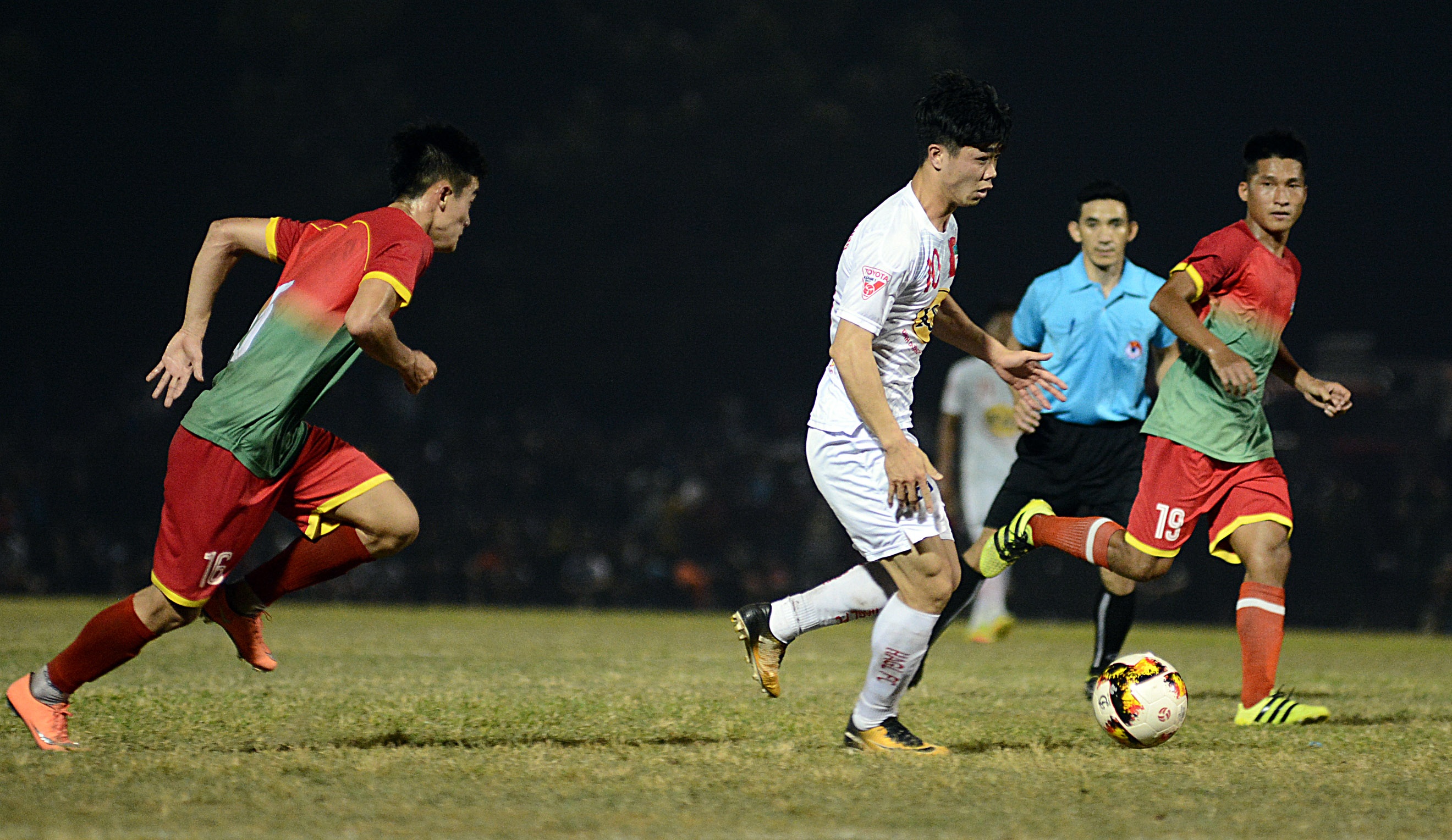 Cong Phuong thi dau voi Binh Phuoc toi 27/2 anh 5