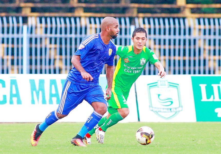 CLB Quang Nam chua thanh ly hop dong cho Claudecir hinh anh