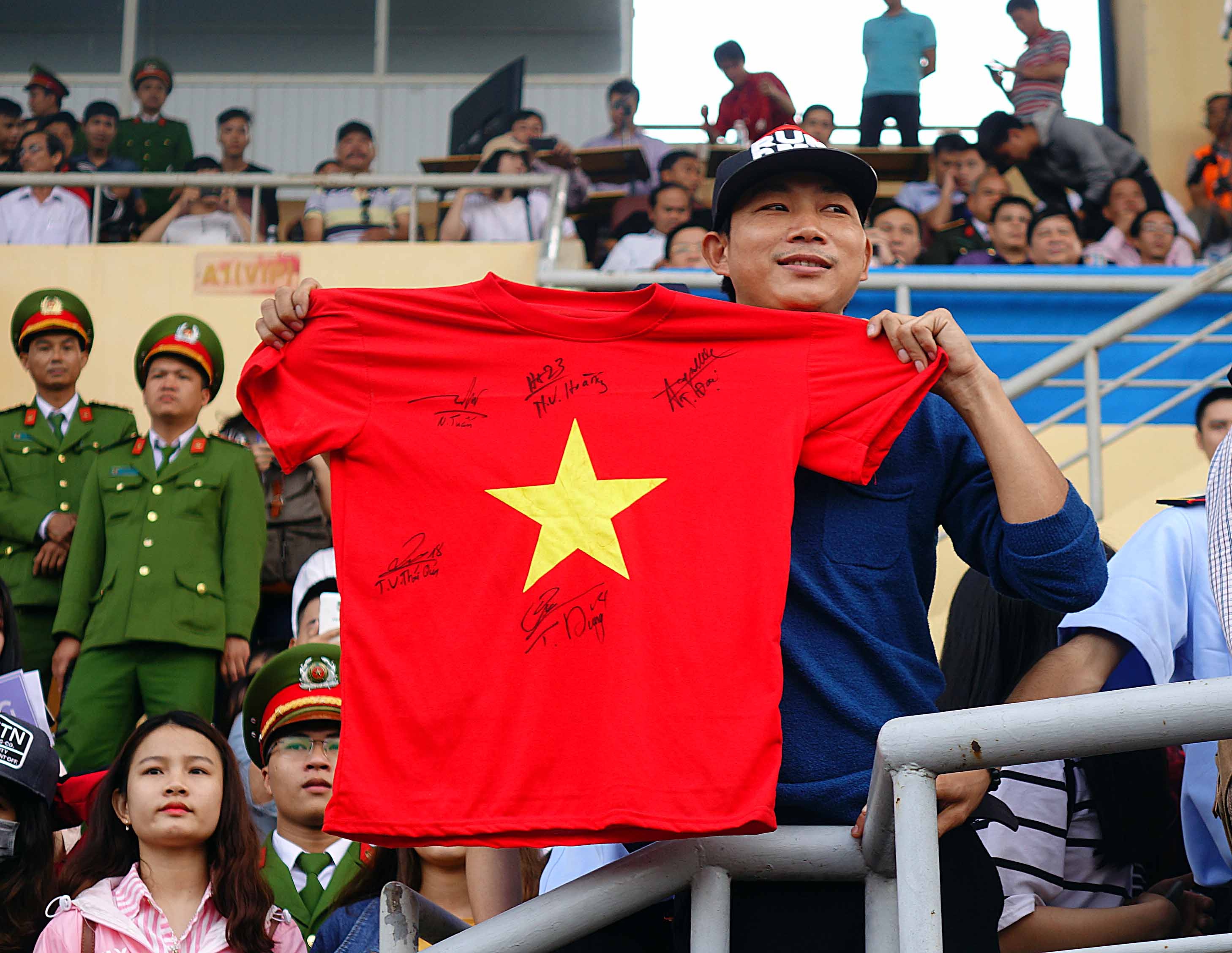 Cau thu U23 Viet Nam o Hue anh 8