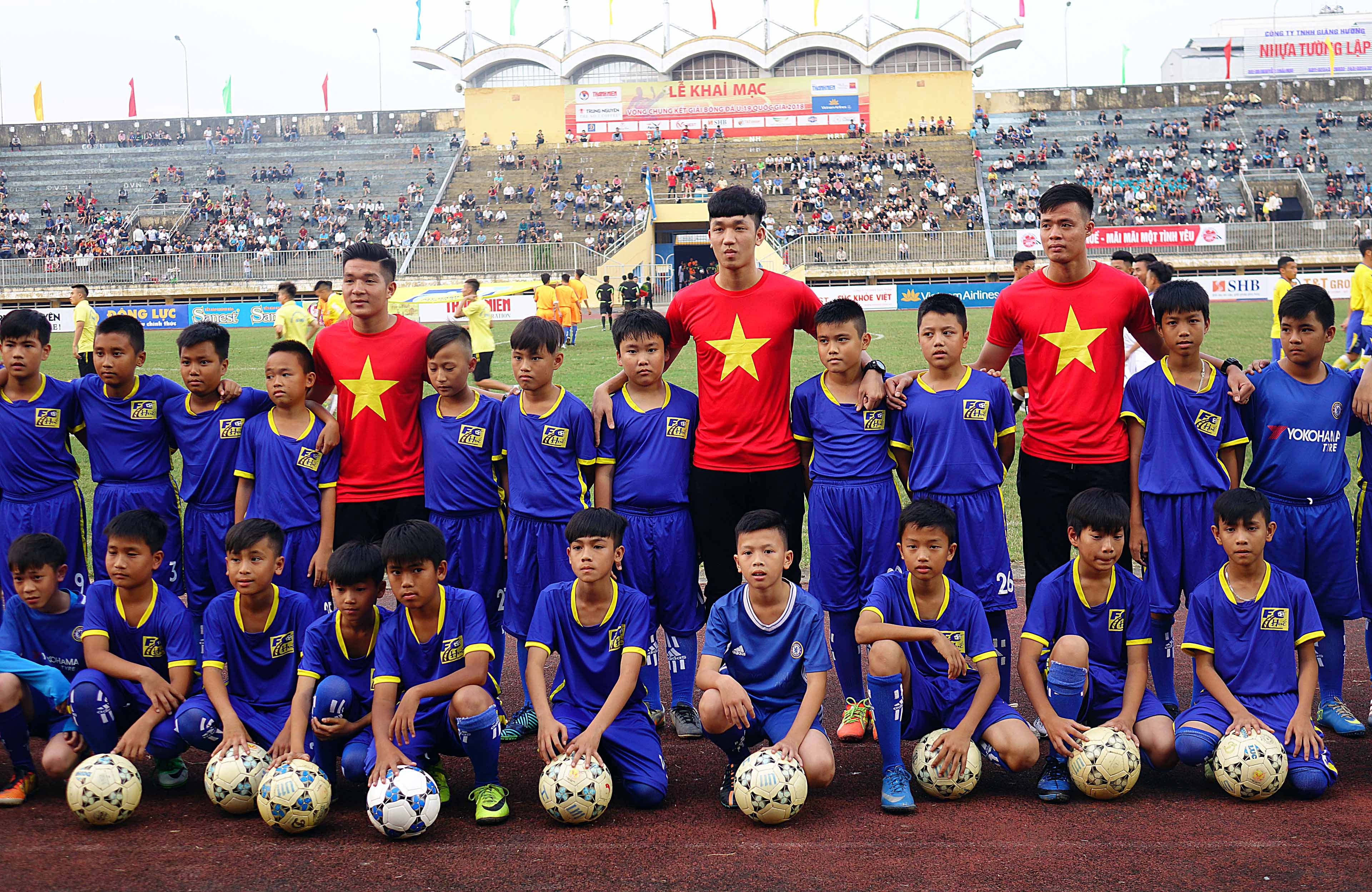 Cau thu U23 Viet Nam o Hue anh 6