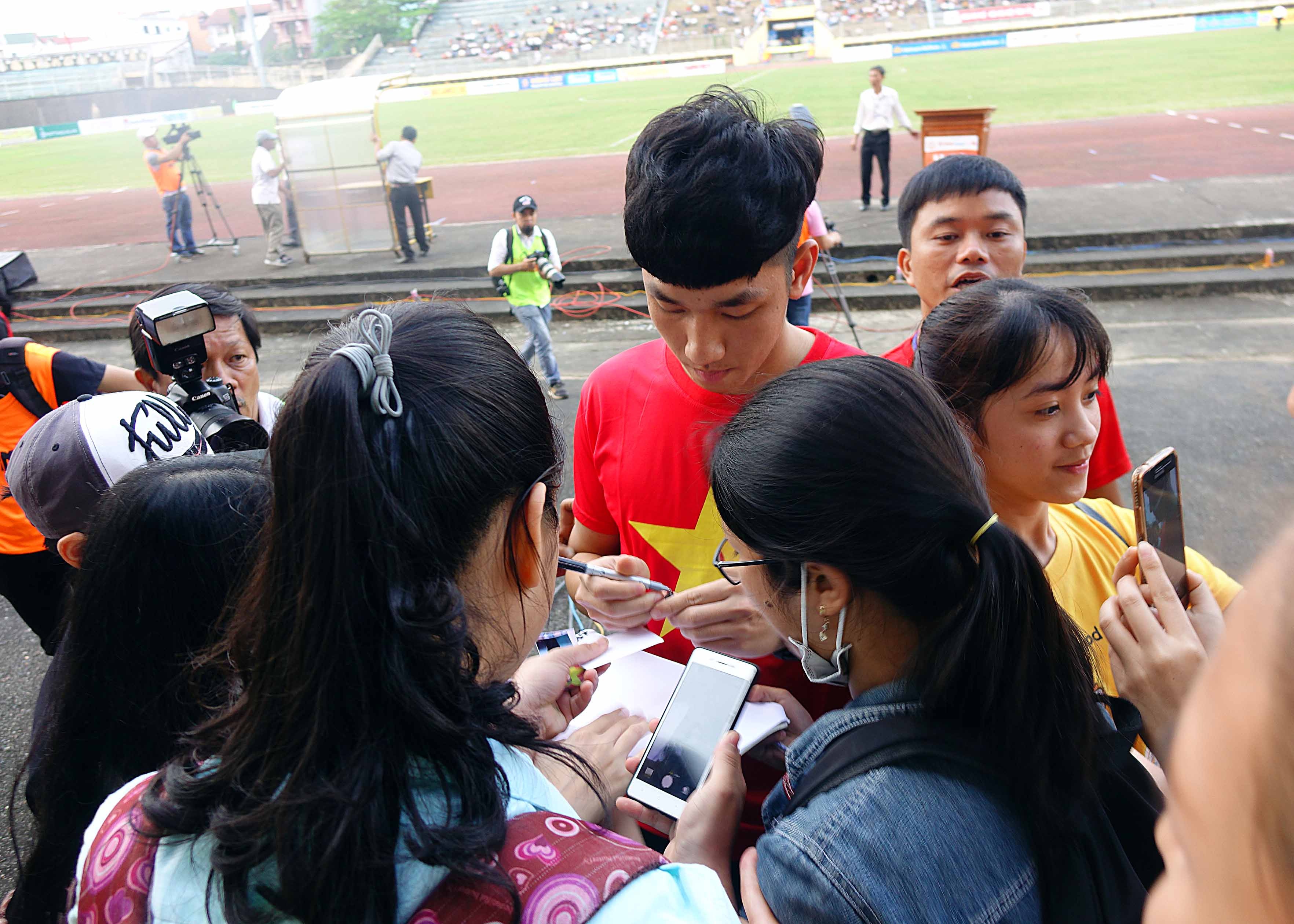 Cau thu U23 Viet Nam o Hue anh 7