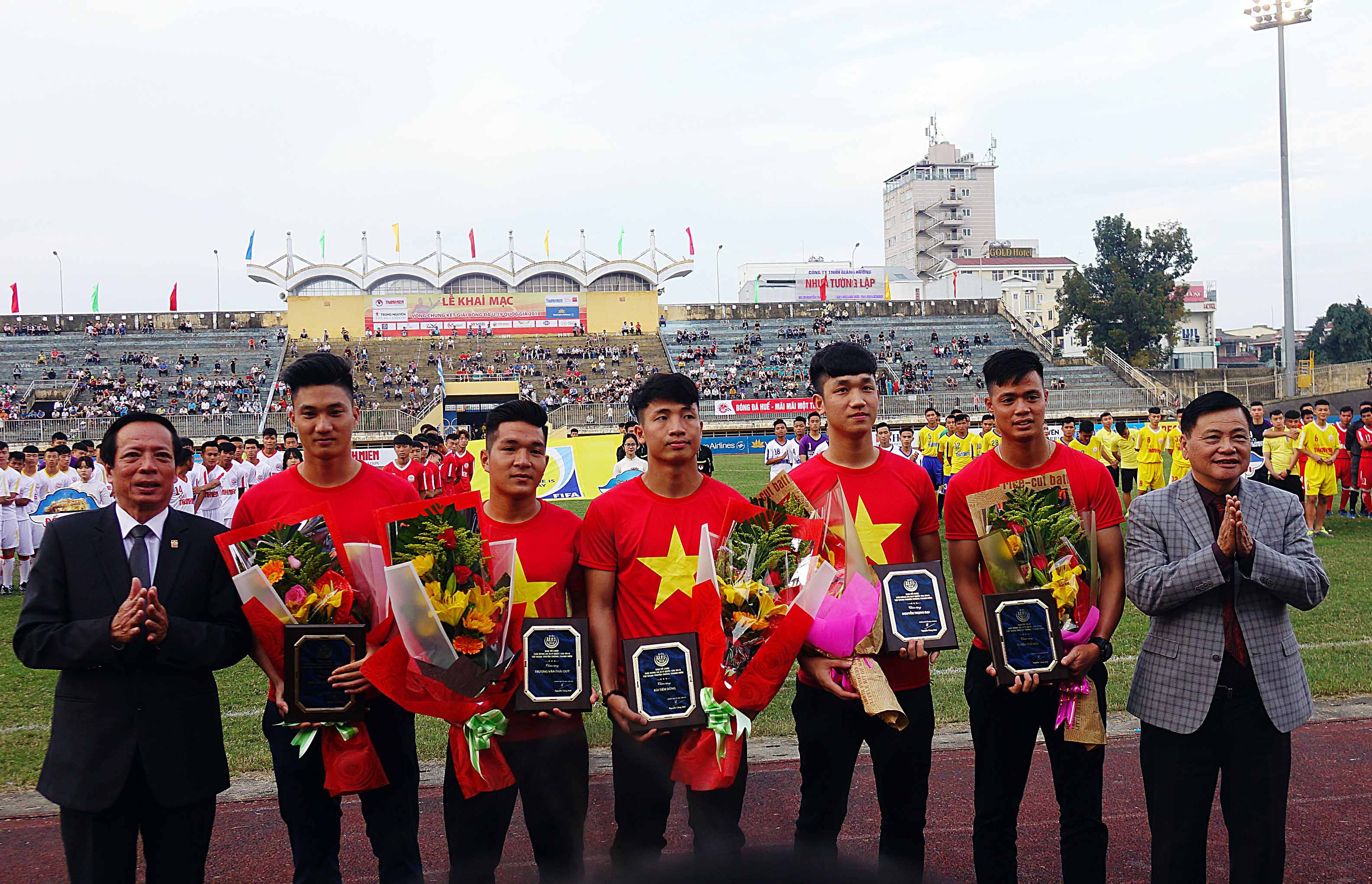 Cau thu U23 Viet Nam o Hue anh 5