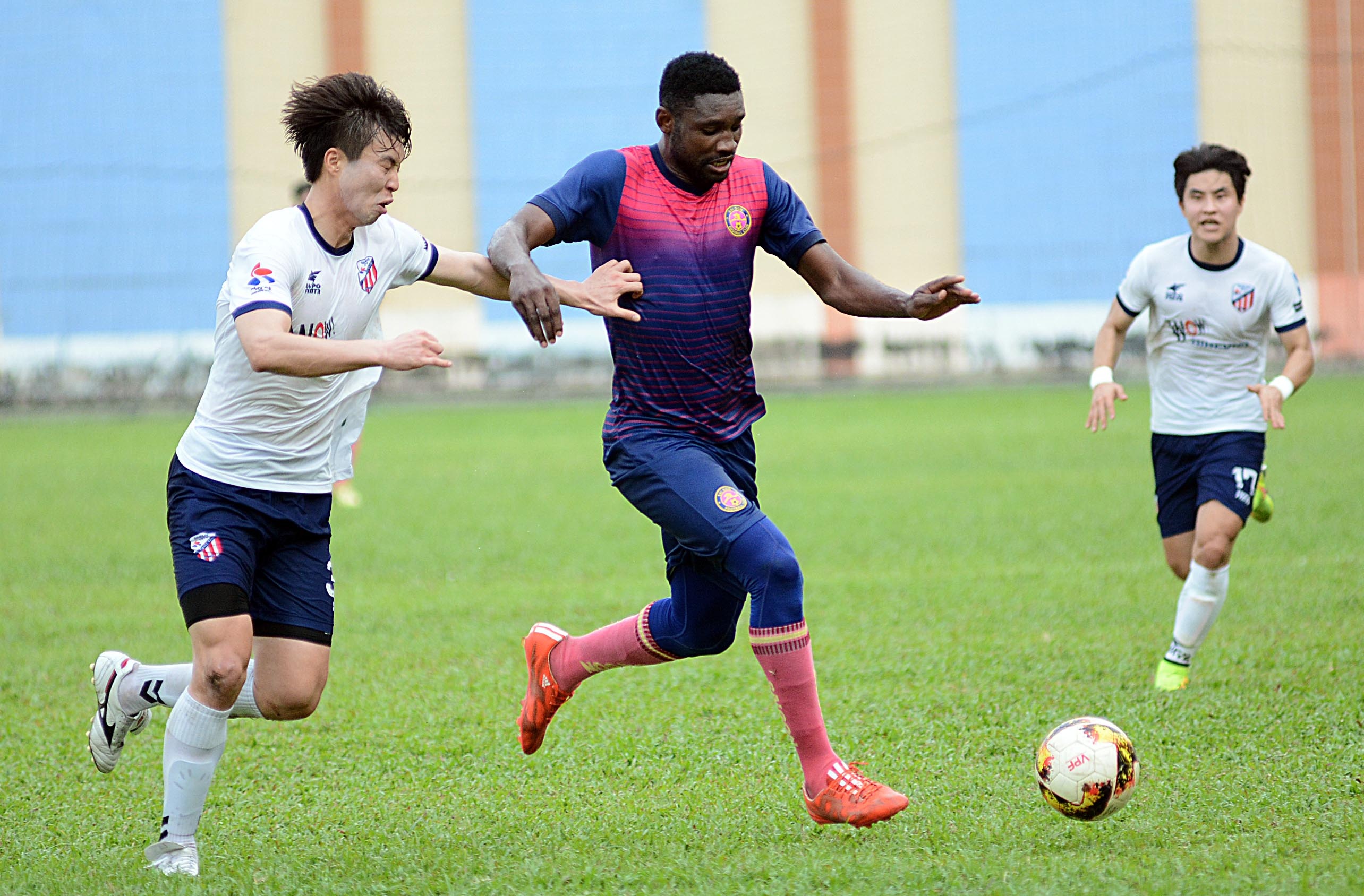 Jose Nsi phai den bu hop dong neu muon thi dau cho bau Dai hinh anh