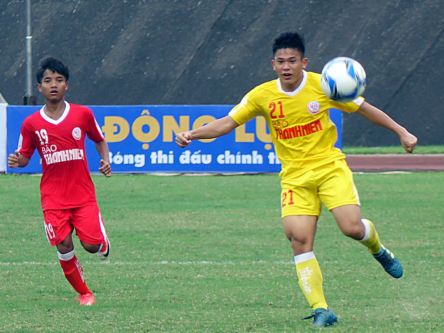 U19 Ha Noi thang U19 TP.HCM 8-1 anh 1