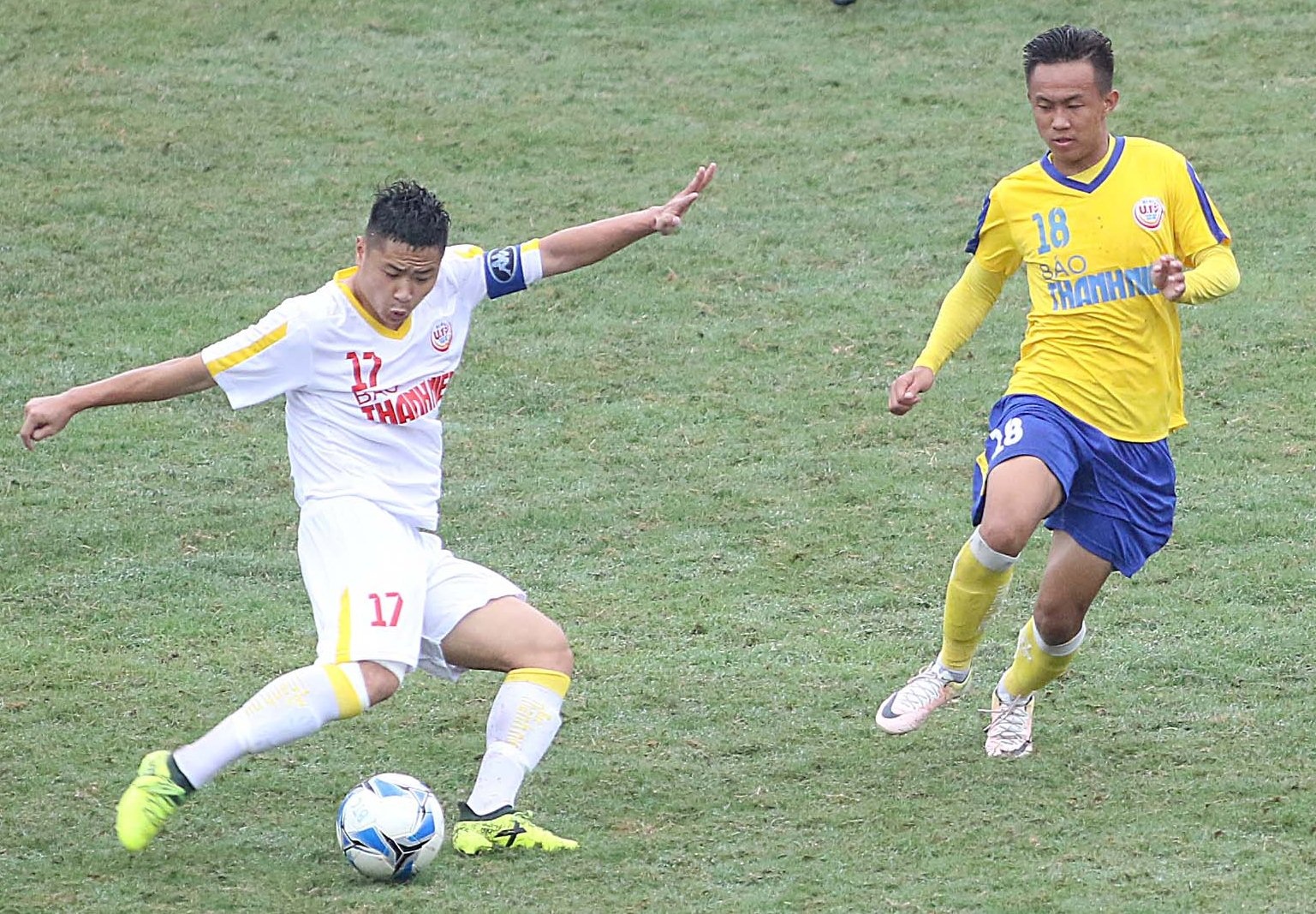 U19 Dong Thap suyt danh bai Ha Noi tai giai U19 Quoc gia hinh anh