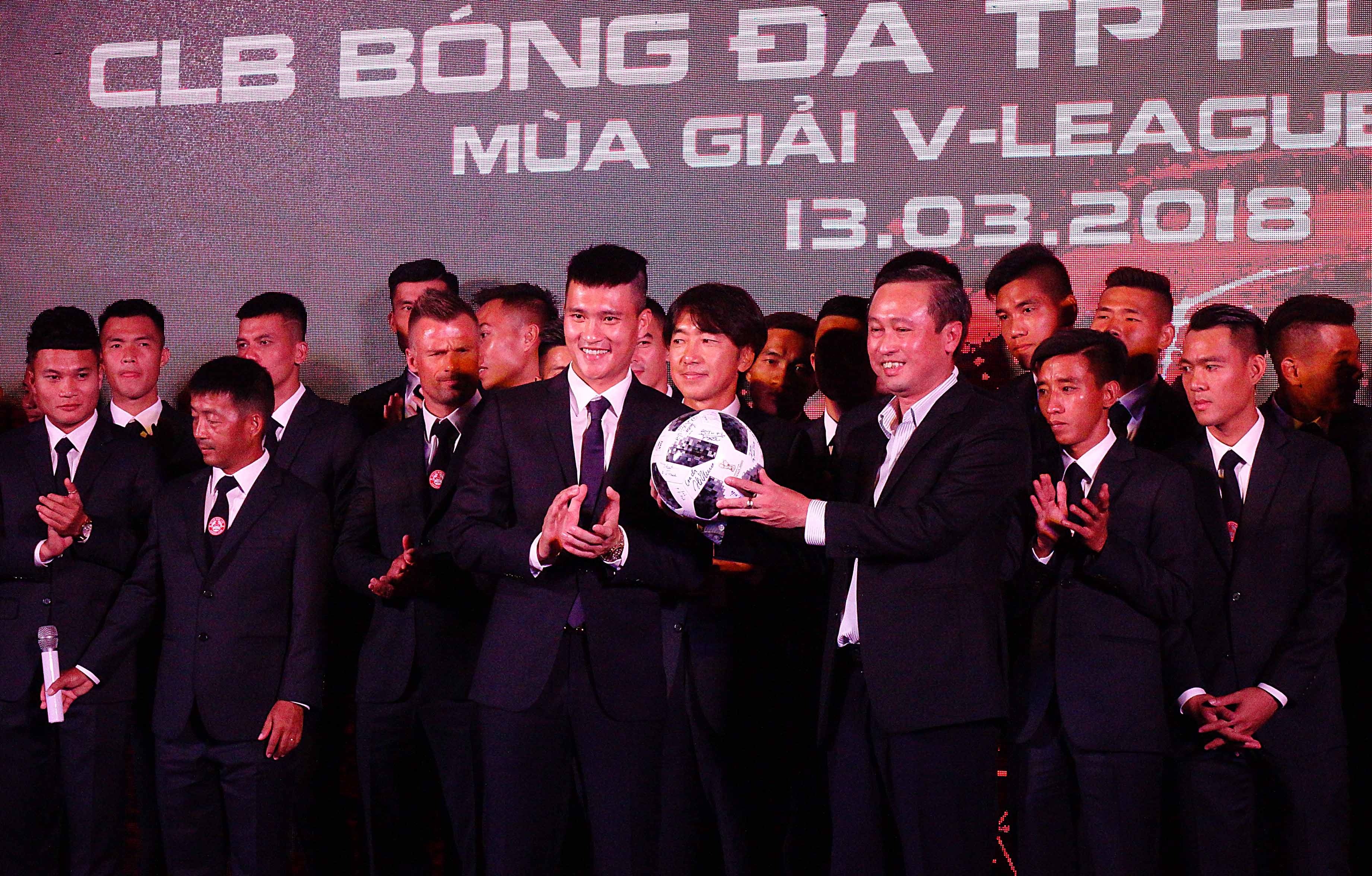 CLB TP.HCM xuất quân tối 13/3 ảnh 1 CLB TP.HCM xuat quan toi 13/3 anh 1