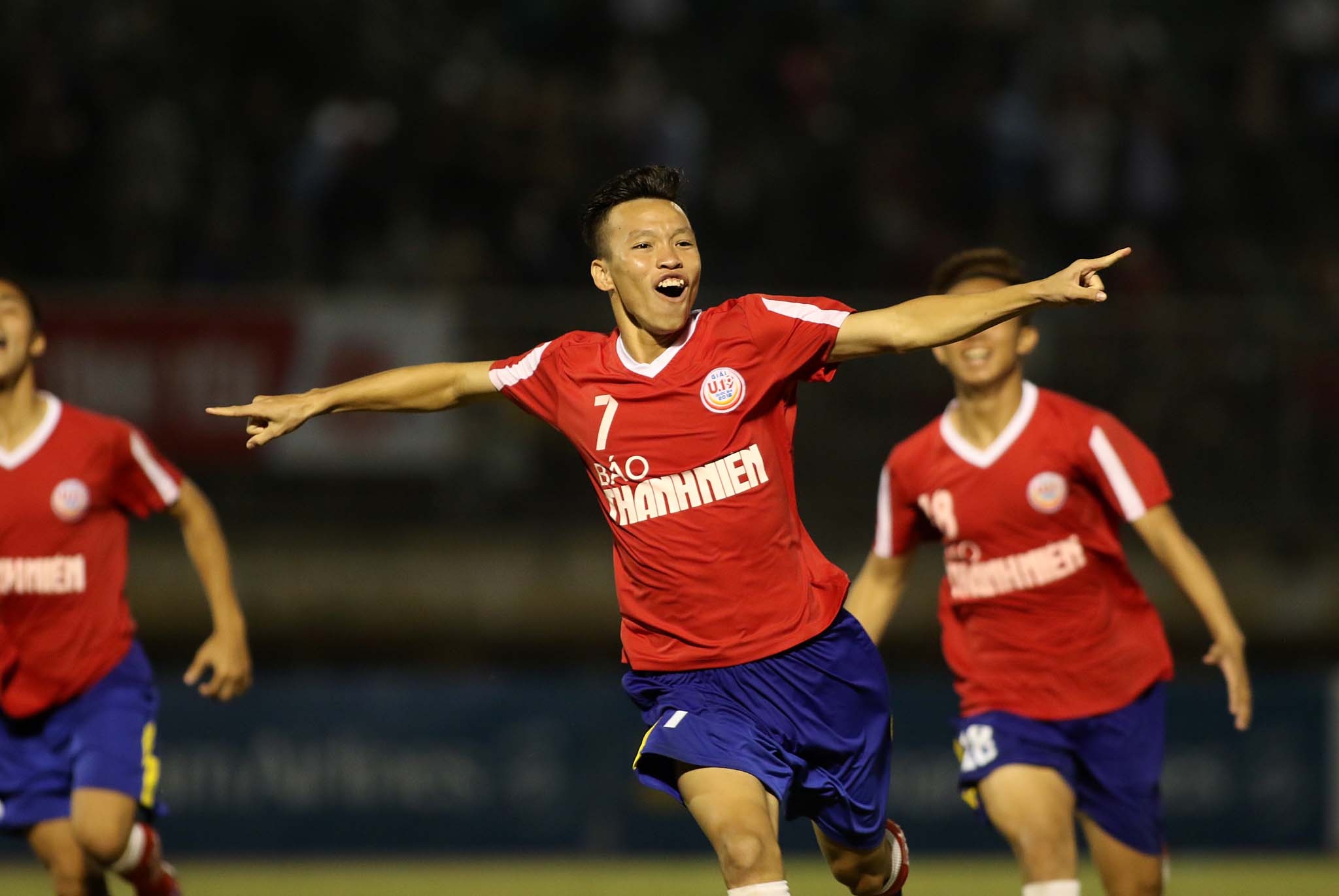 Ha doi bong cua bau Hien, Dong Thap vo dich U19 Quoc gia hinh anh