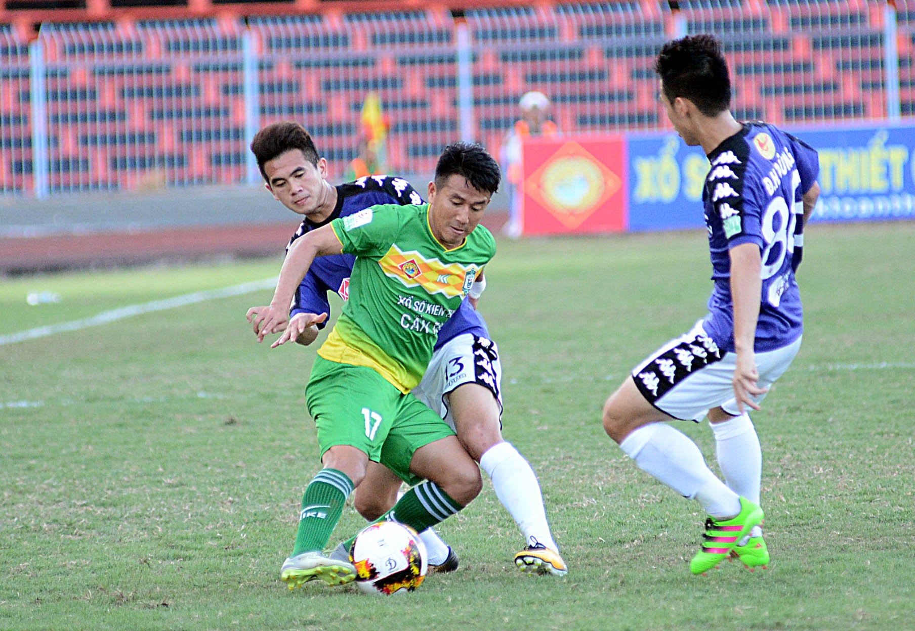 Tran Can Tho vs Ha Noi chieu 17/3 anh 2