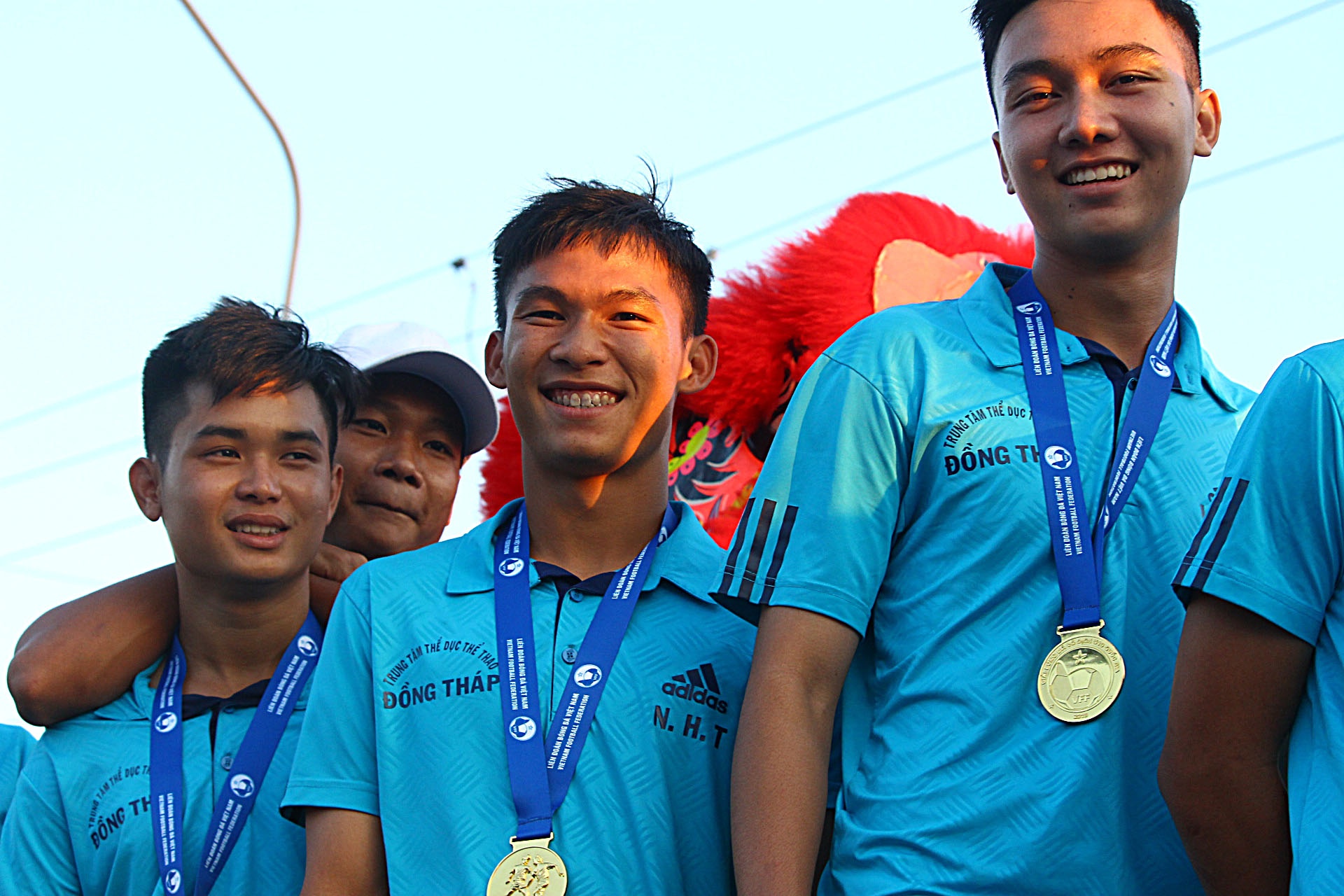 U19 Dong Thap mung cong ngay 17/3 anh 5