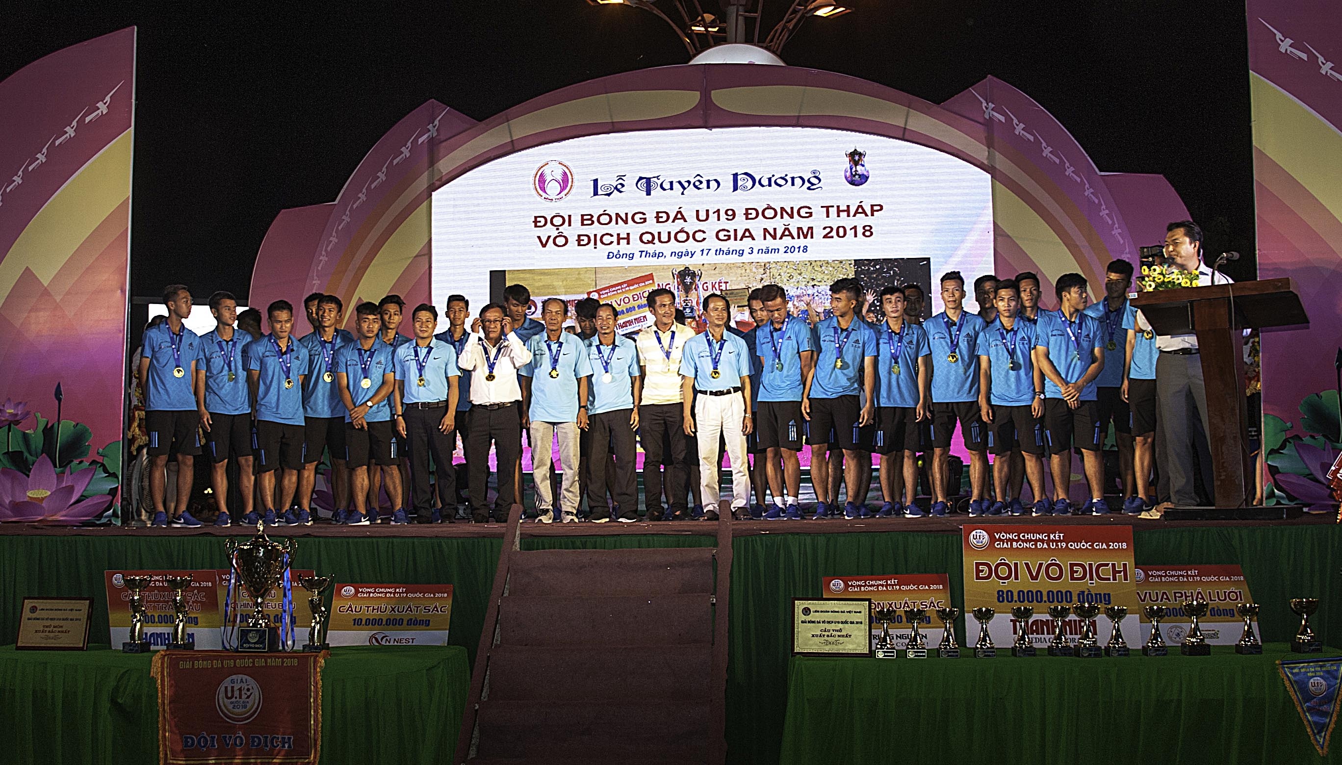 U19 Dong Thap mung cong ngay 17/3 anh 7