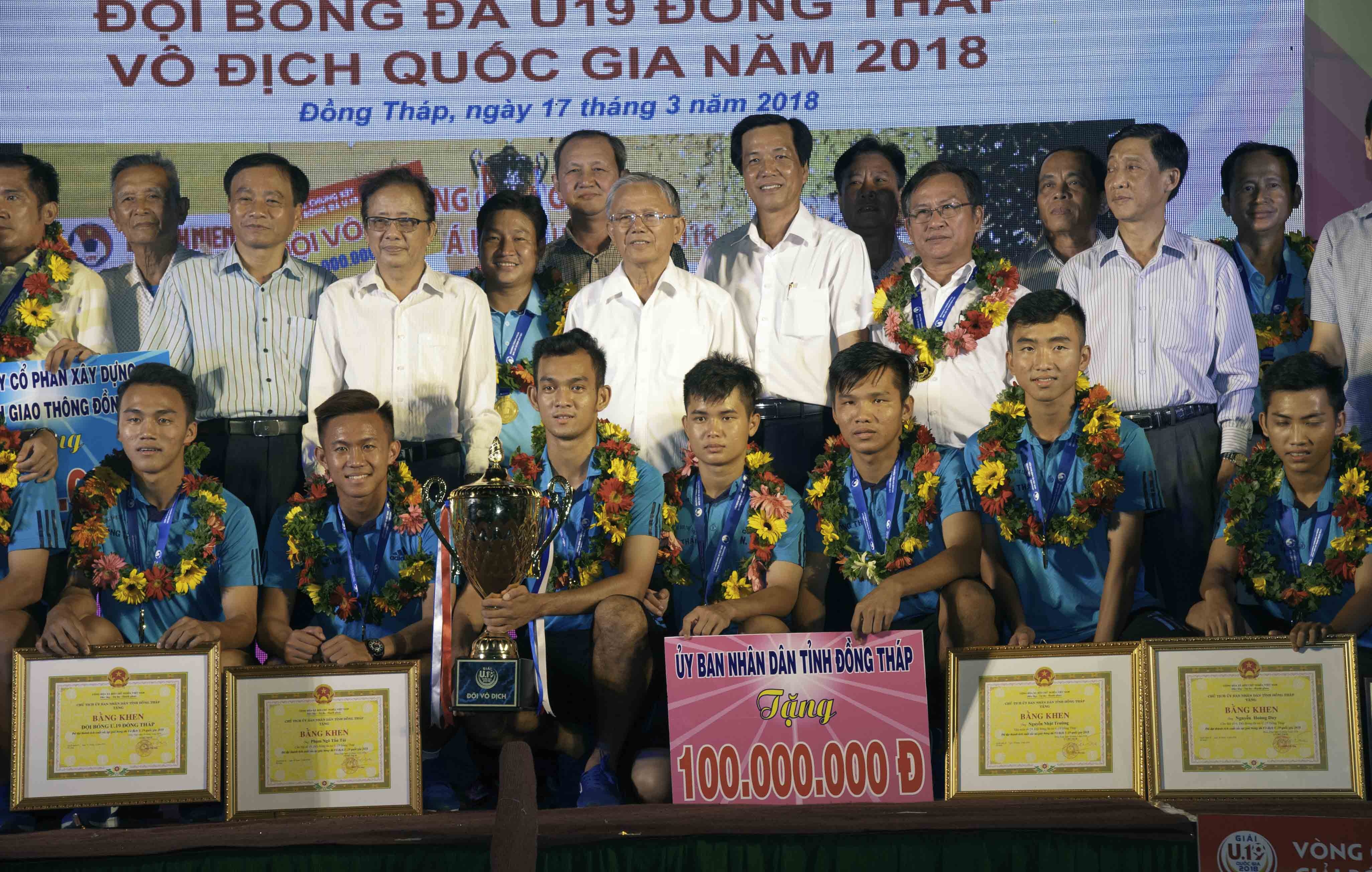 U19 Dong Thap mung cong ngay 17/3 anh 9