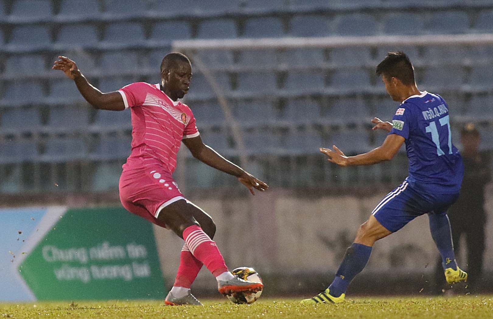 Highlights CLB Sai Gon 1-2 Than Quang Ninh hinh anh