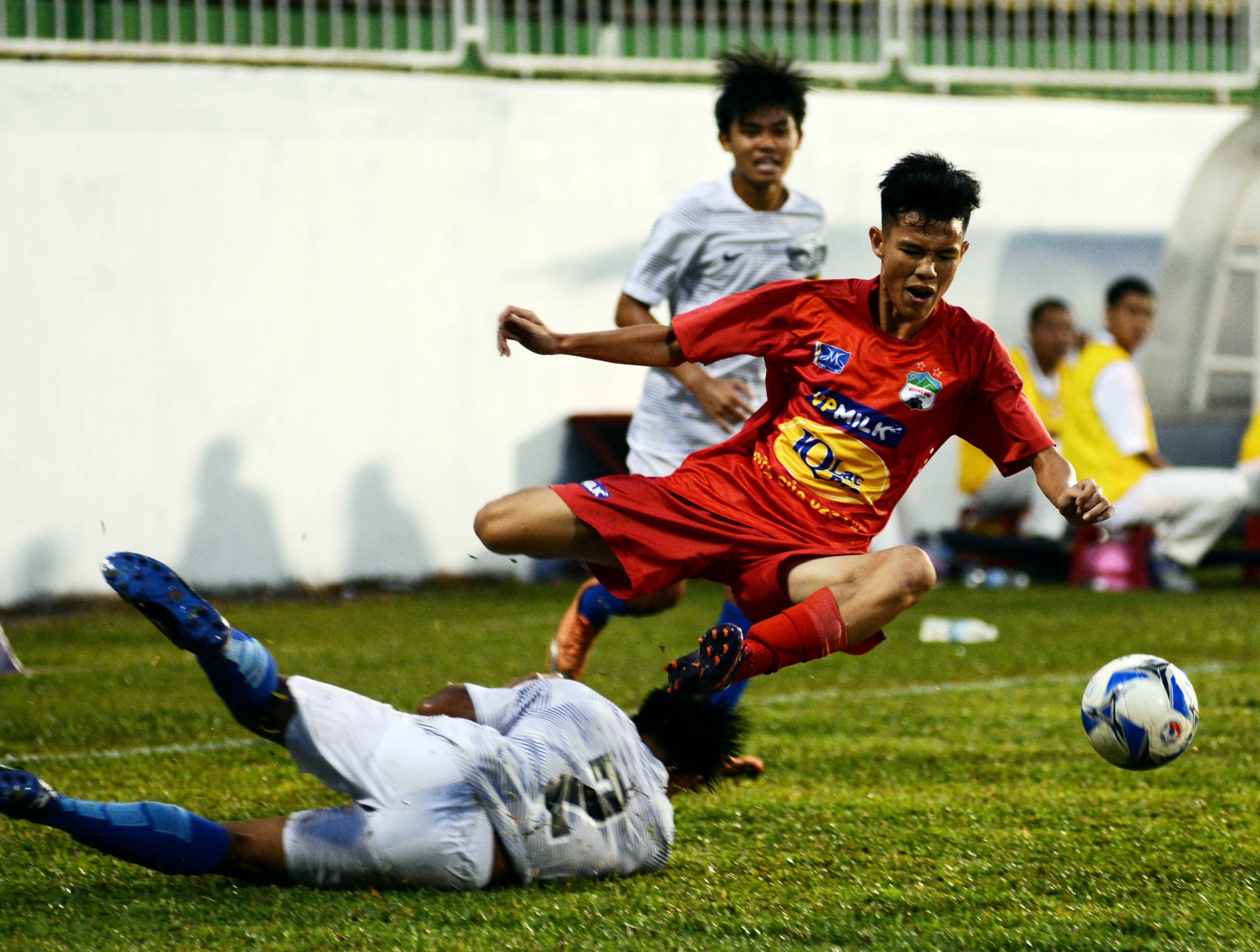 HLV Graechen mong U19 HAGL tiến bộ ảnh 1 HLV Graechen mong U19 HAGL tien bo anh 1