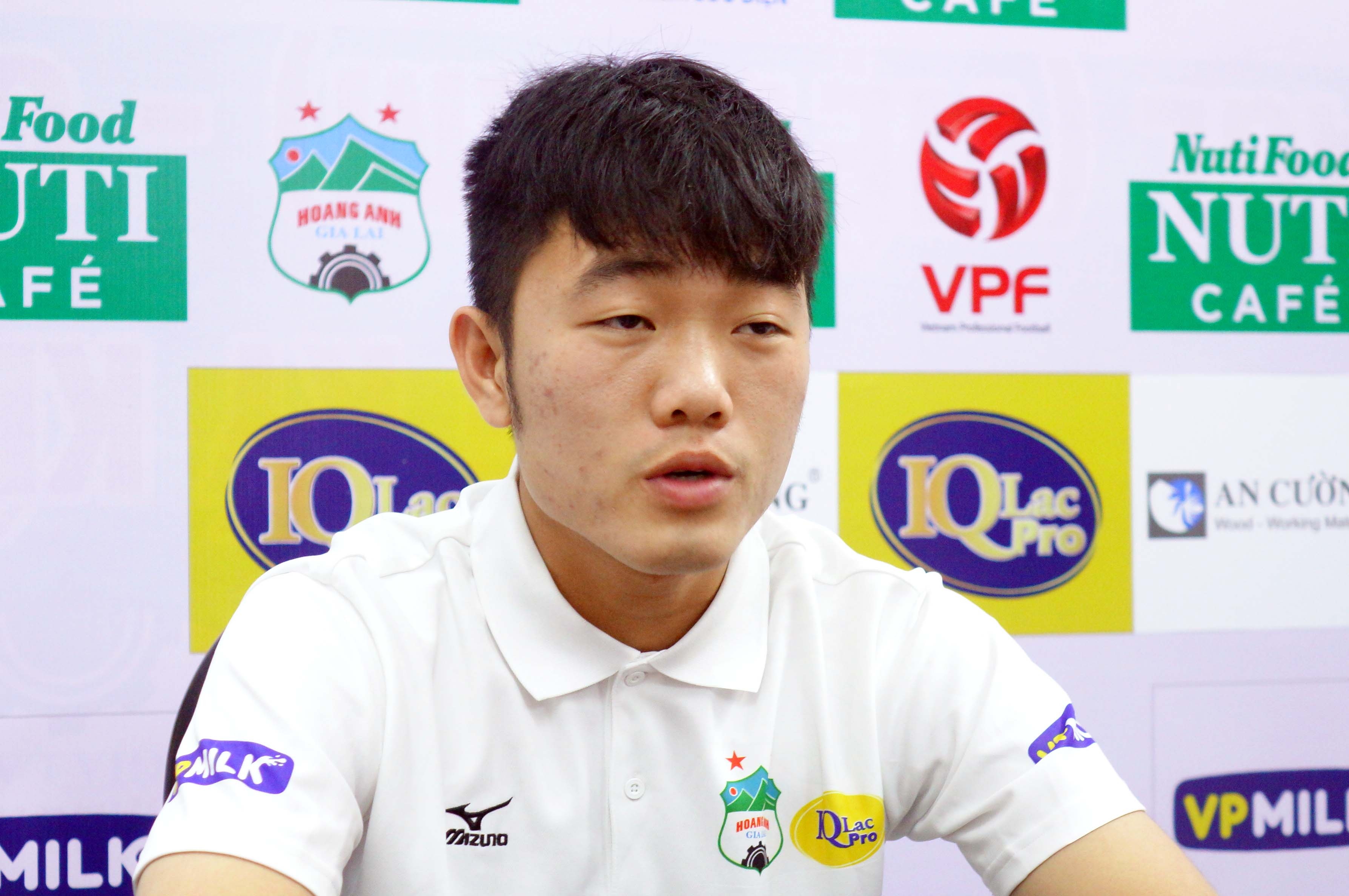 Xuan Truong tran an nguoi ham mo HAGL truoc tran gap CLB Nam Dinh hinh anh