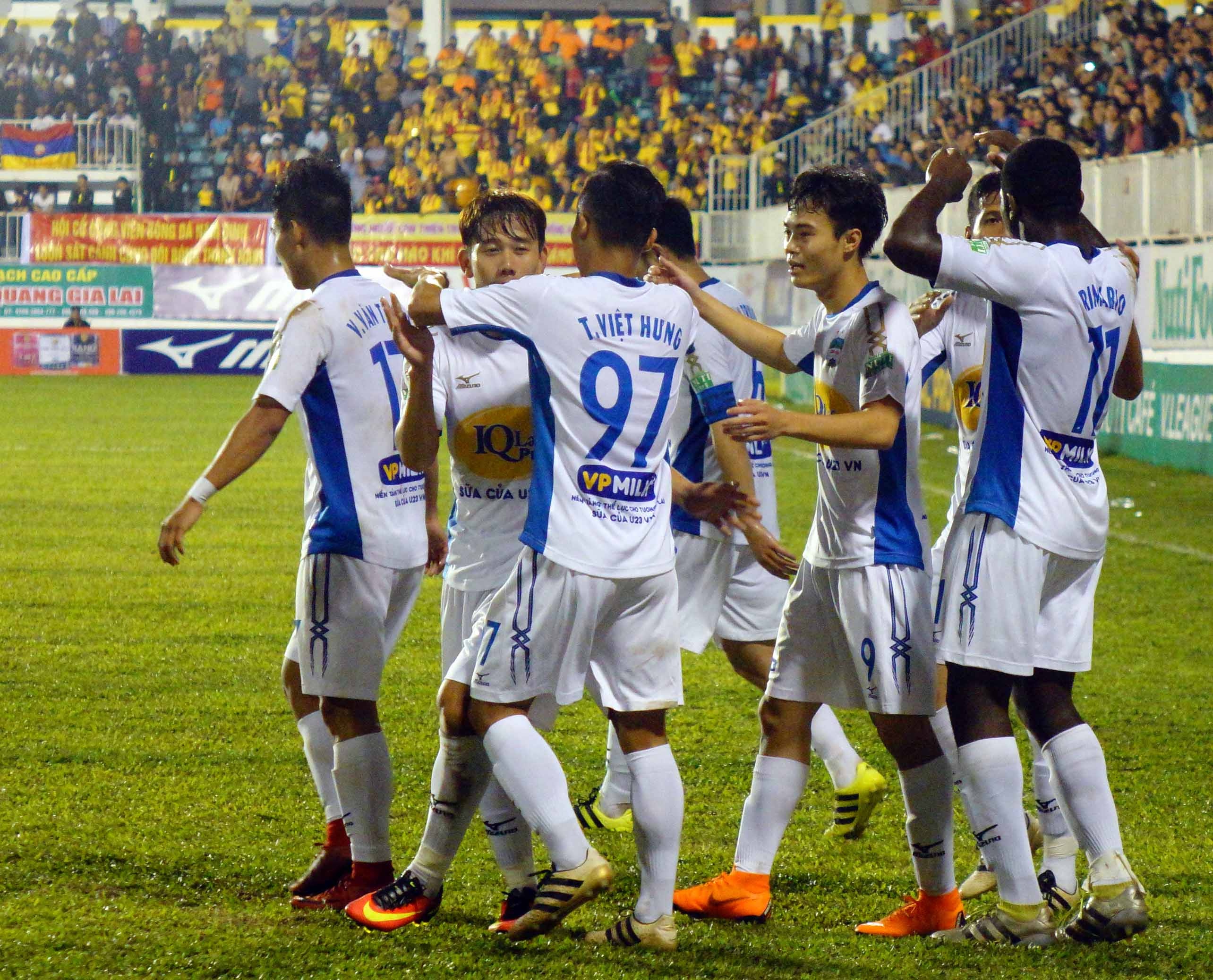 HAGL danh bai Nam Dinh tai vong 4 V.League anh 4