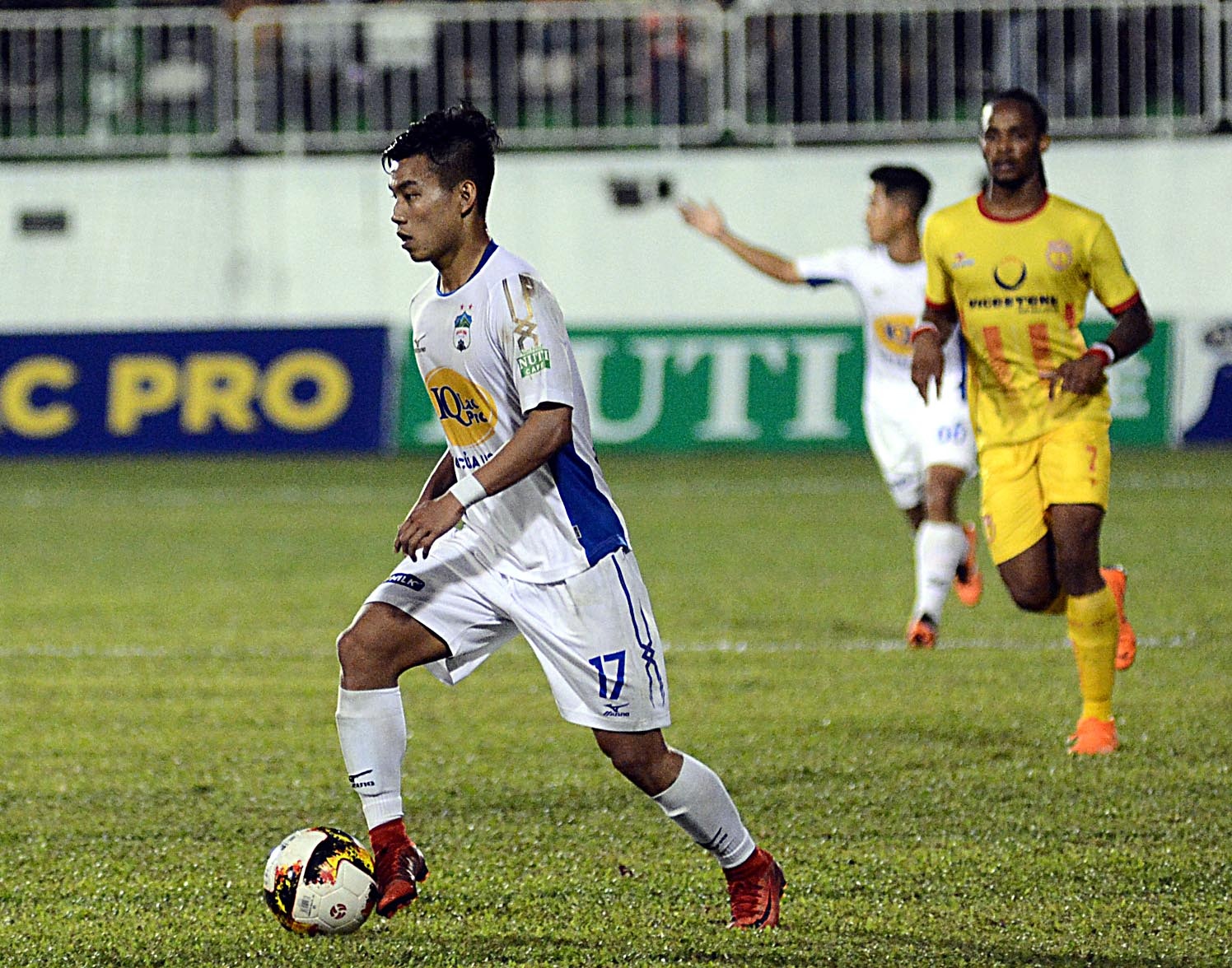 HAGL danh bai Nam Dinh tai vong 4 V.League anh 5