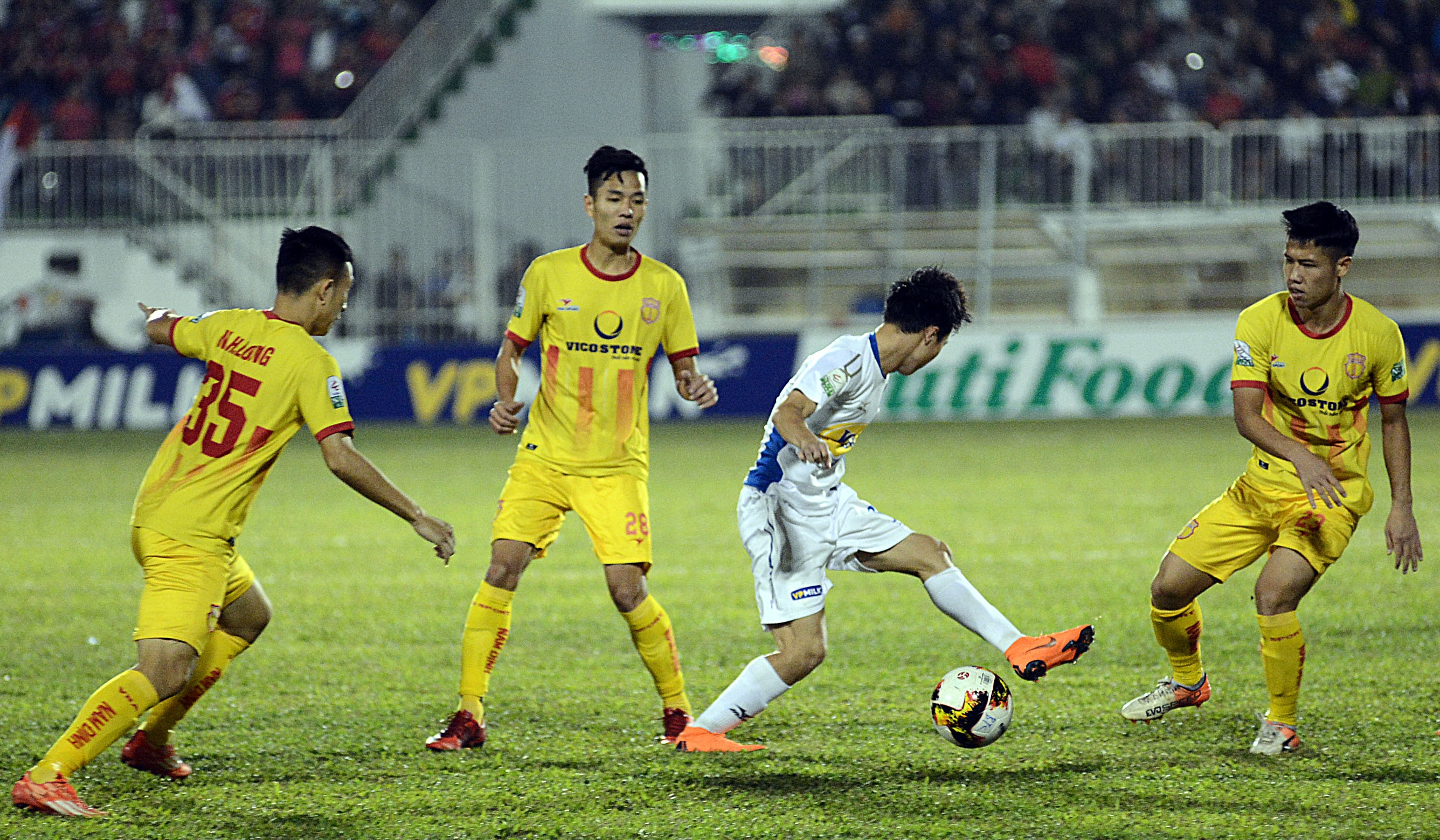 HAGL danh bai Nam Dinh tai vong 4 V.League anh 6