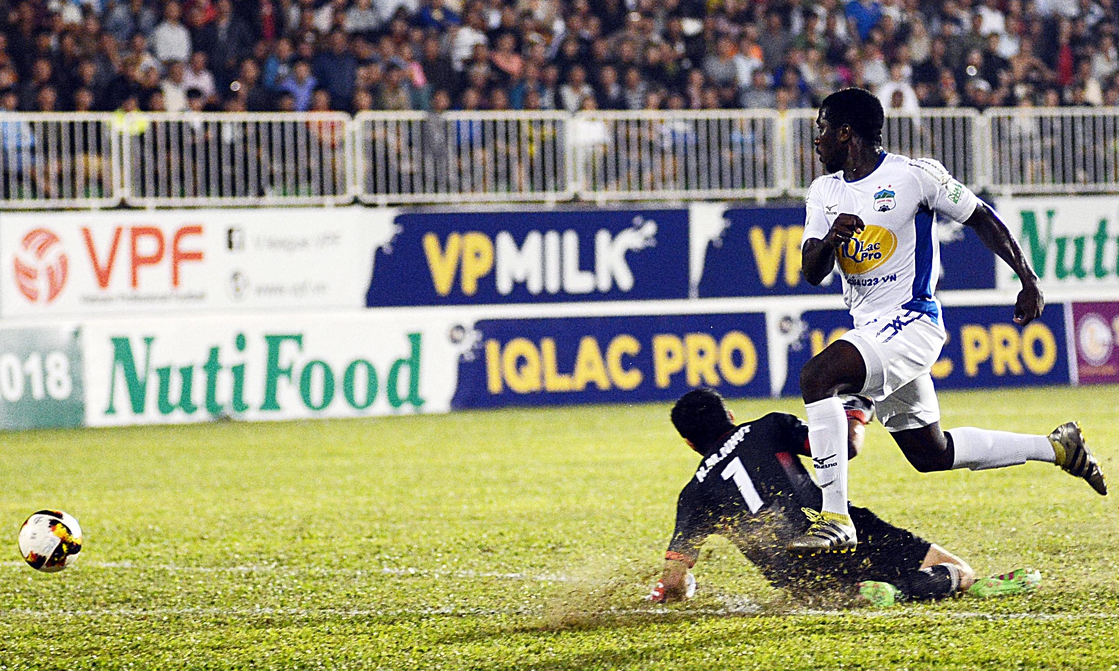 HAGL danh bai Nam Dinh tai vong 4 V.League anh 9