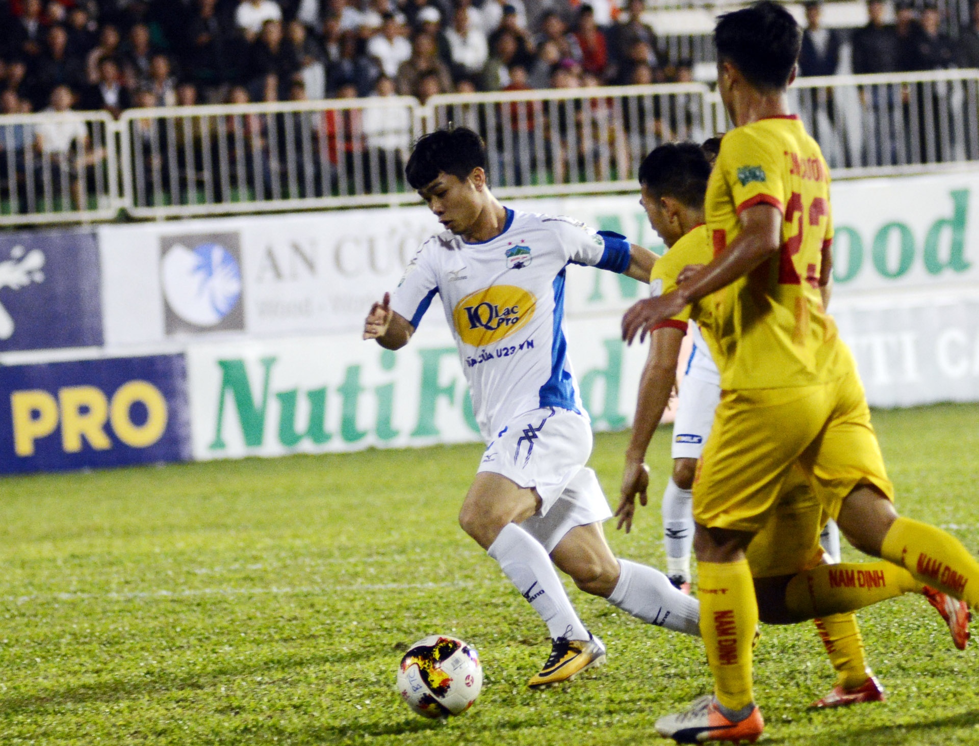 HAGL cat Cong Phuong, Hong Duy vi tran gap CLB Ha Noi hinh anh