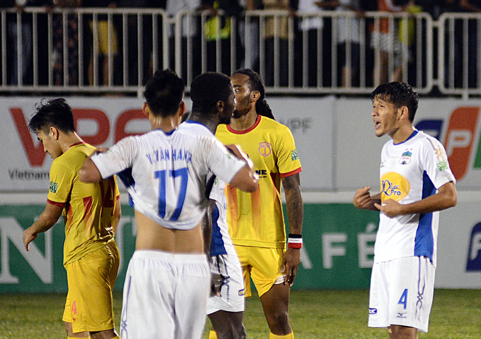 HAGL gap CLB Ha Noi toi 5/4 anh 2