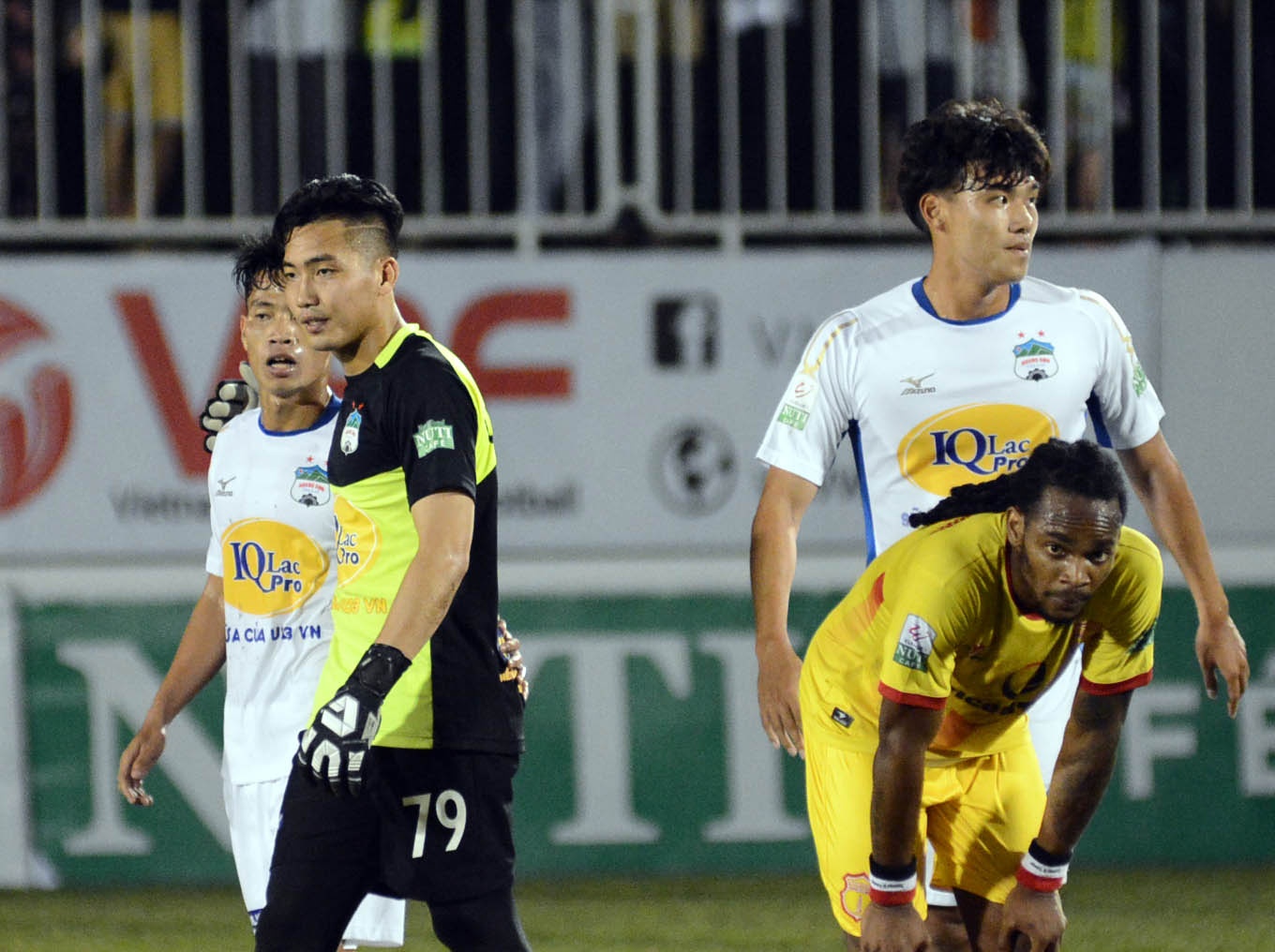 HAGL voi noi lo phong ngu khi gap CLB Ha Noi hinh anh