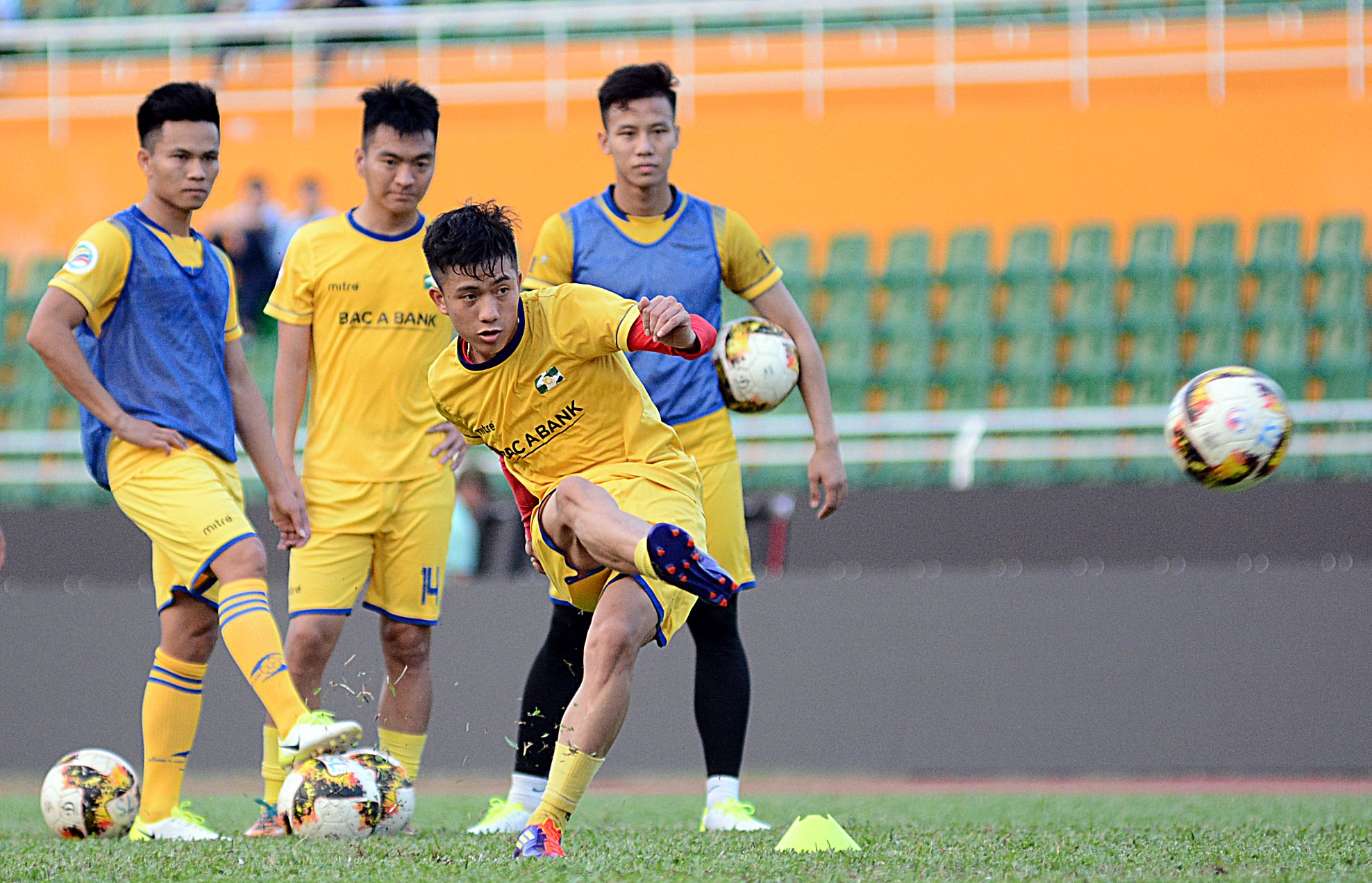 Fan nu vay chat Phan Van Duc anh 8