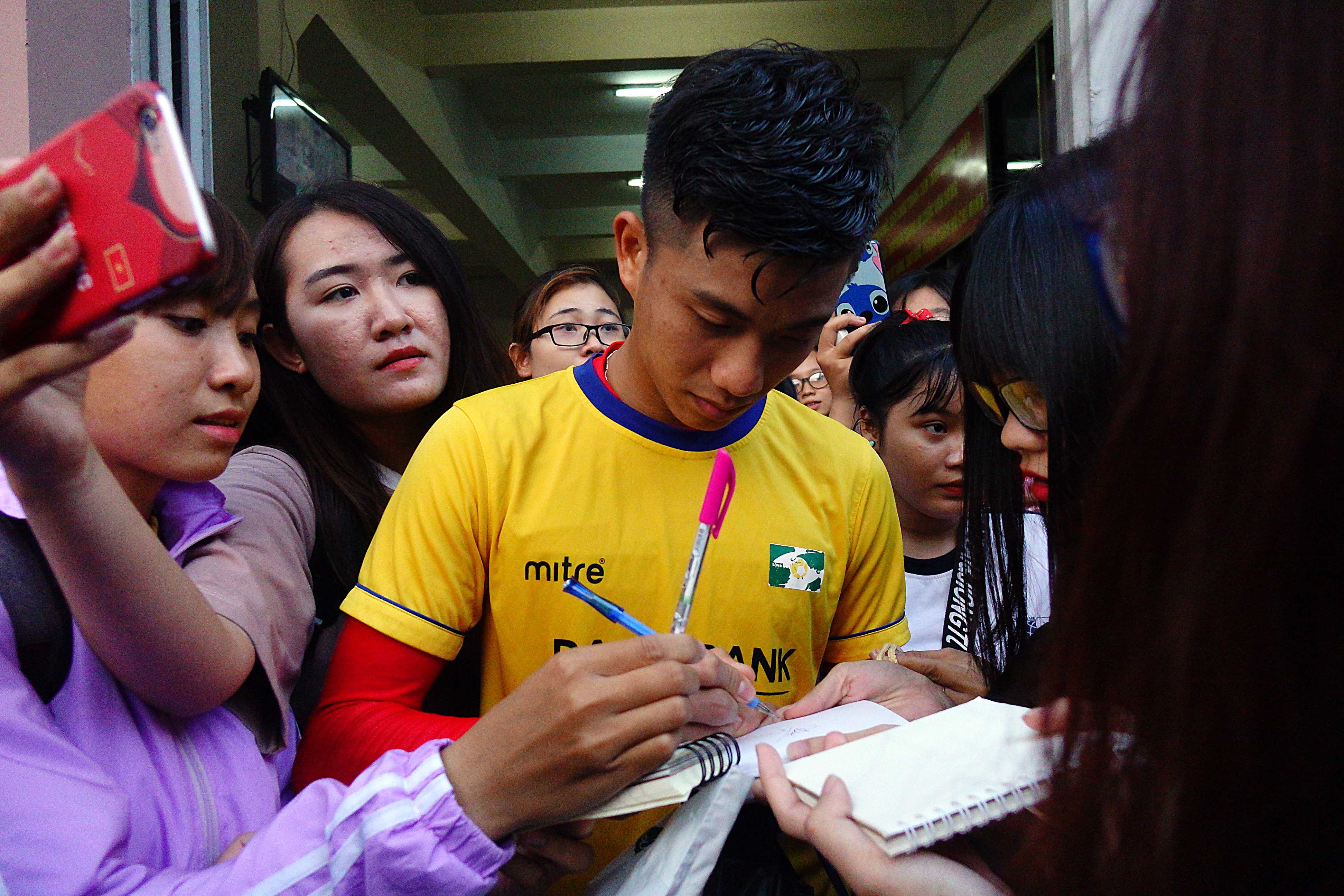 Fan nu vay chat Phan Van Duc anh 3