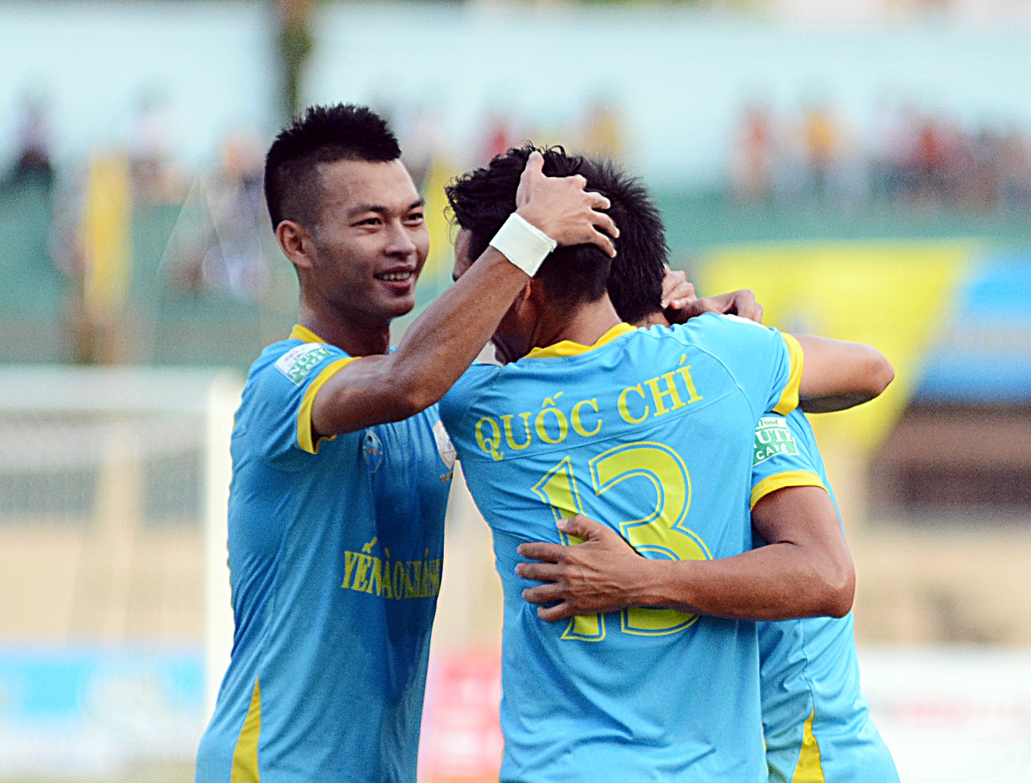 CLB Khanh Hoa danh bai Thanh Hoa anh 3