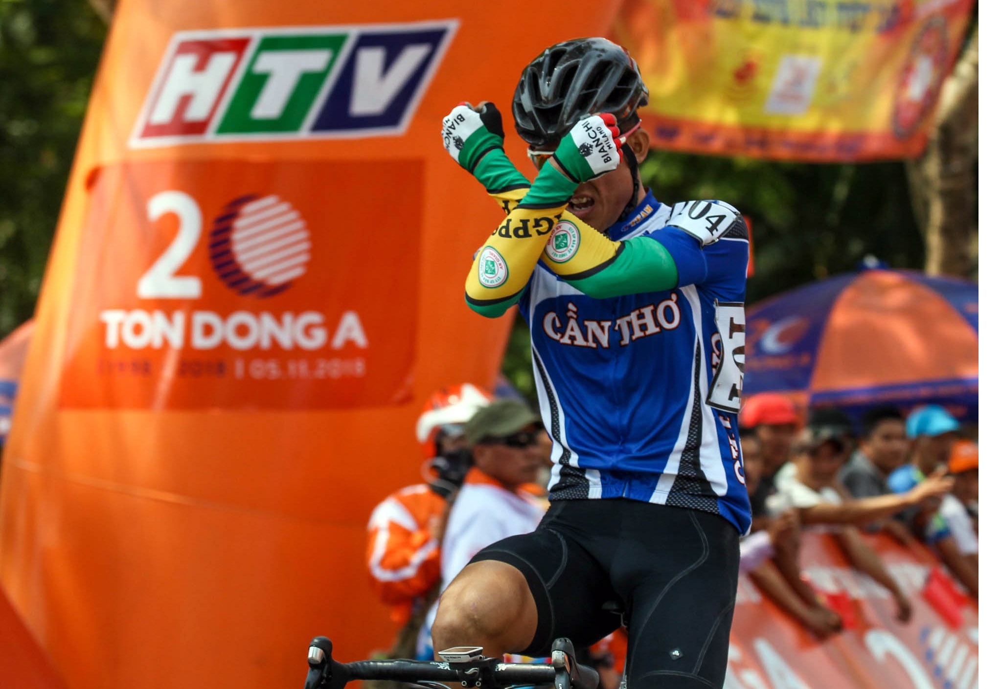 ​Cac tay dua Can Tho gay soc tai Cup Truyen hinh hinh anh