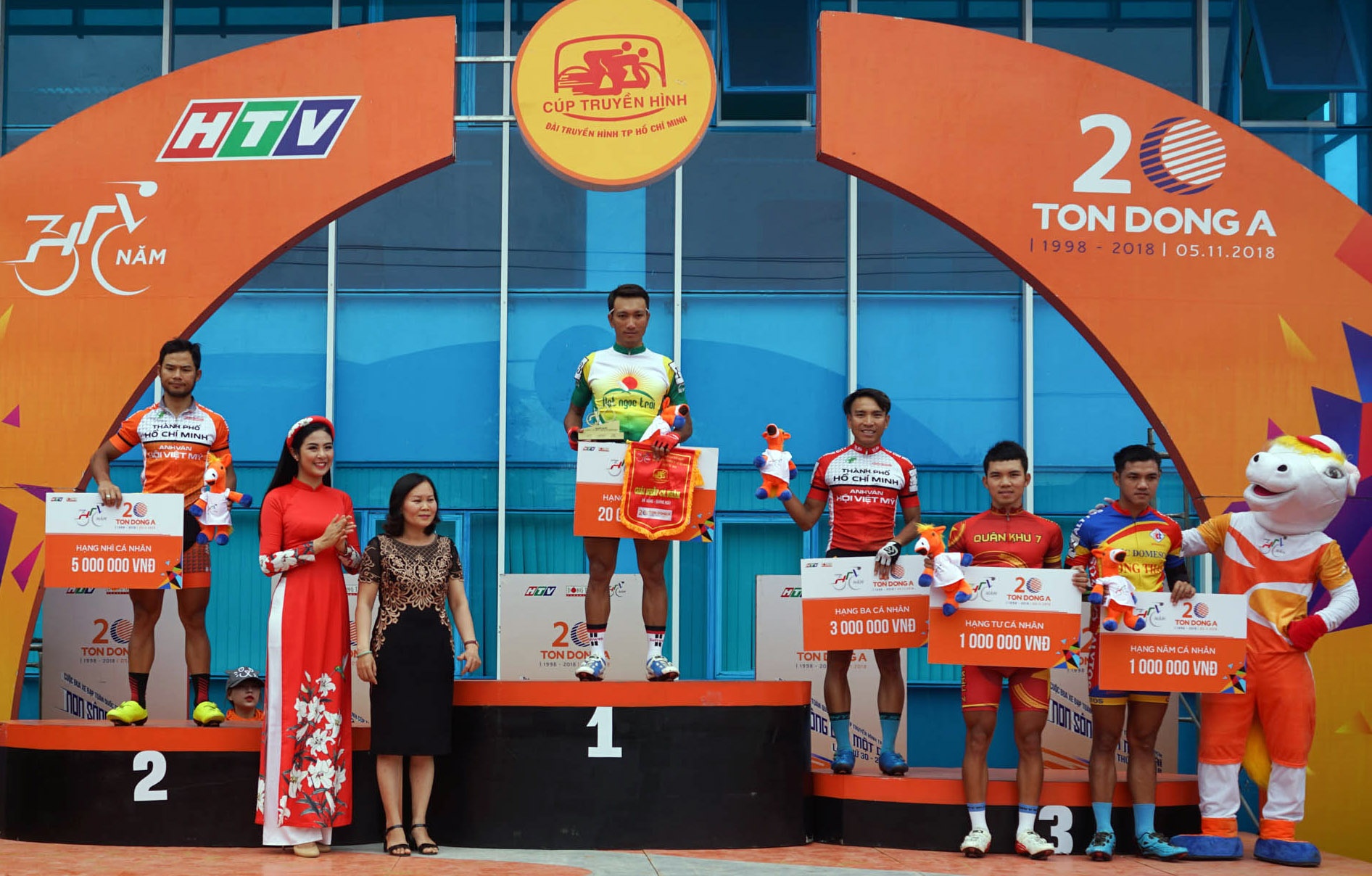 Chang dua 12 Cup Truyen hinh tai Quang Ngai anh 7