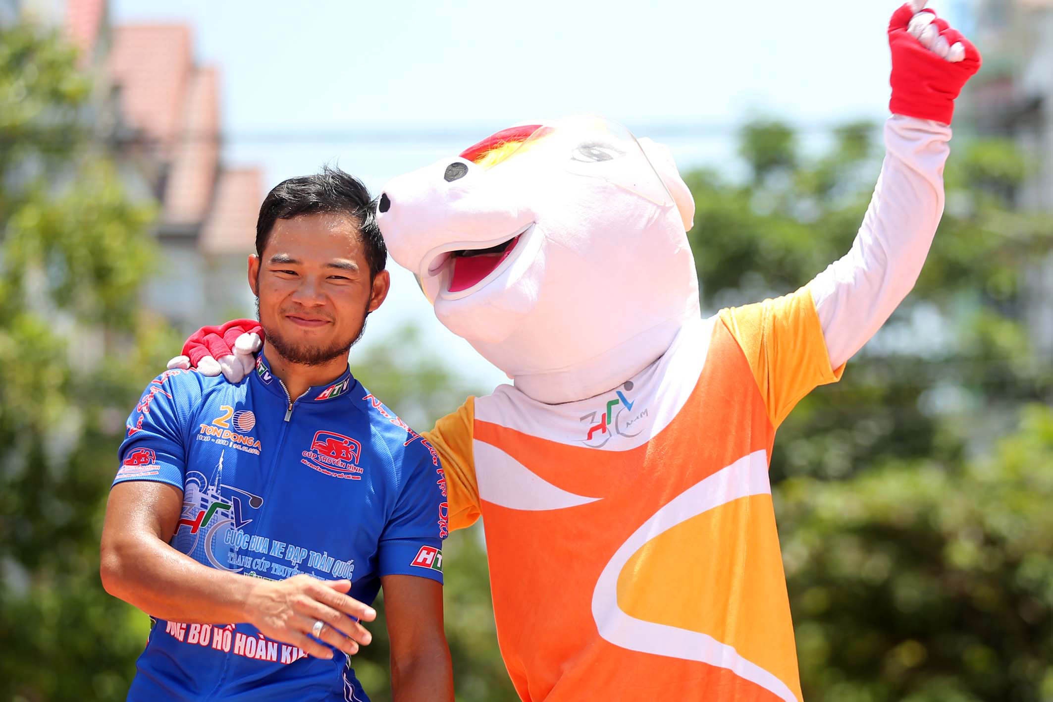 Tran Nguyen Duy Nhan thang chang 14 anh 6