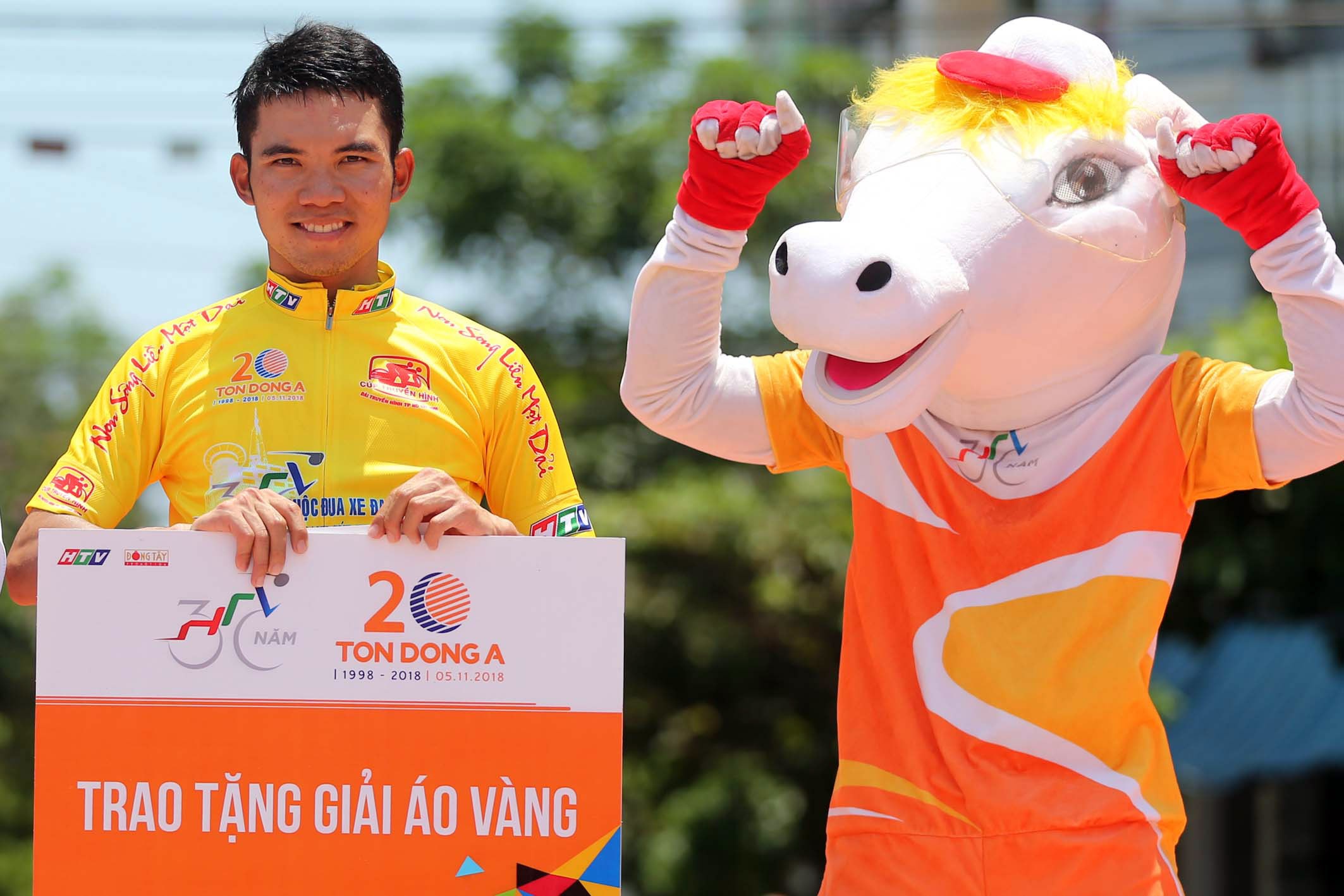 Tran Nguyen Duy Nhan thang chang 14 anh 7