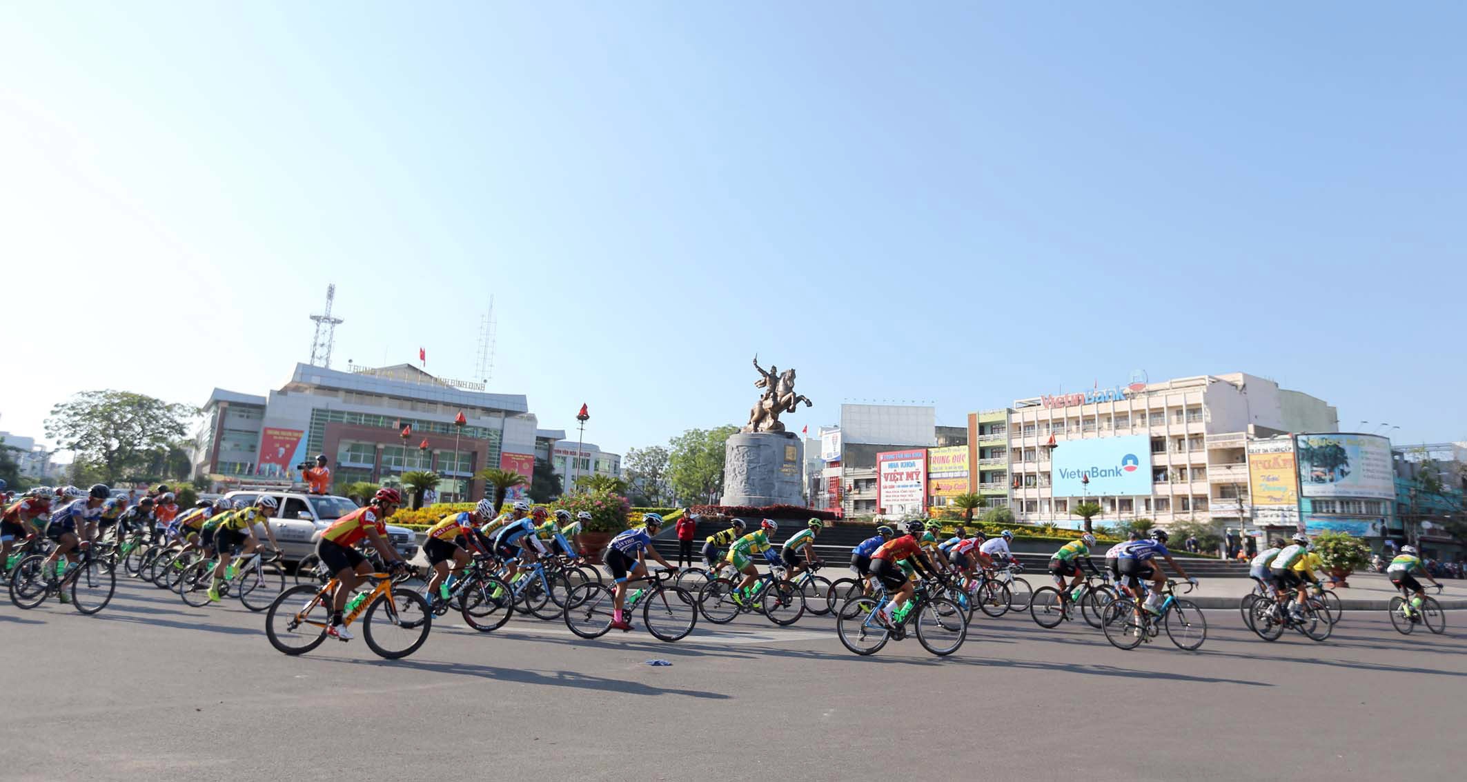 Tran Nguyen Duy Nhan thang chang 14 anh 1