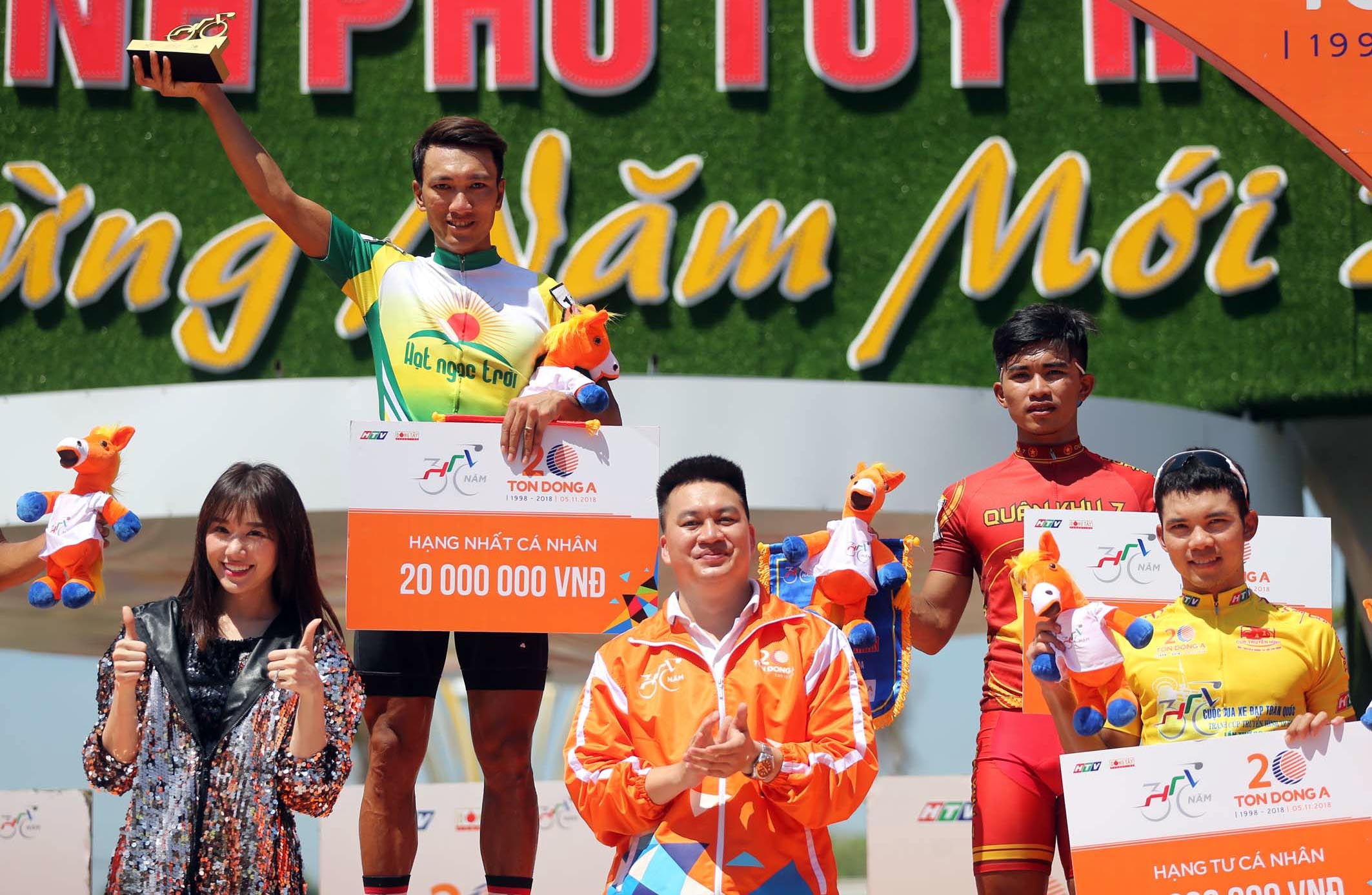 Hari Won du chang 15 Cup Truyen hinh anh 6