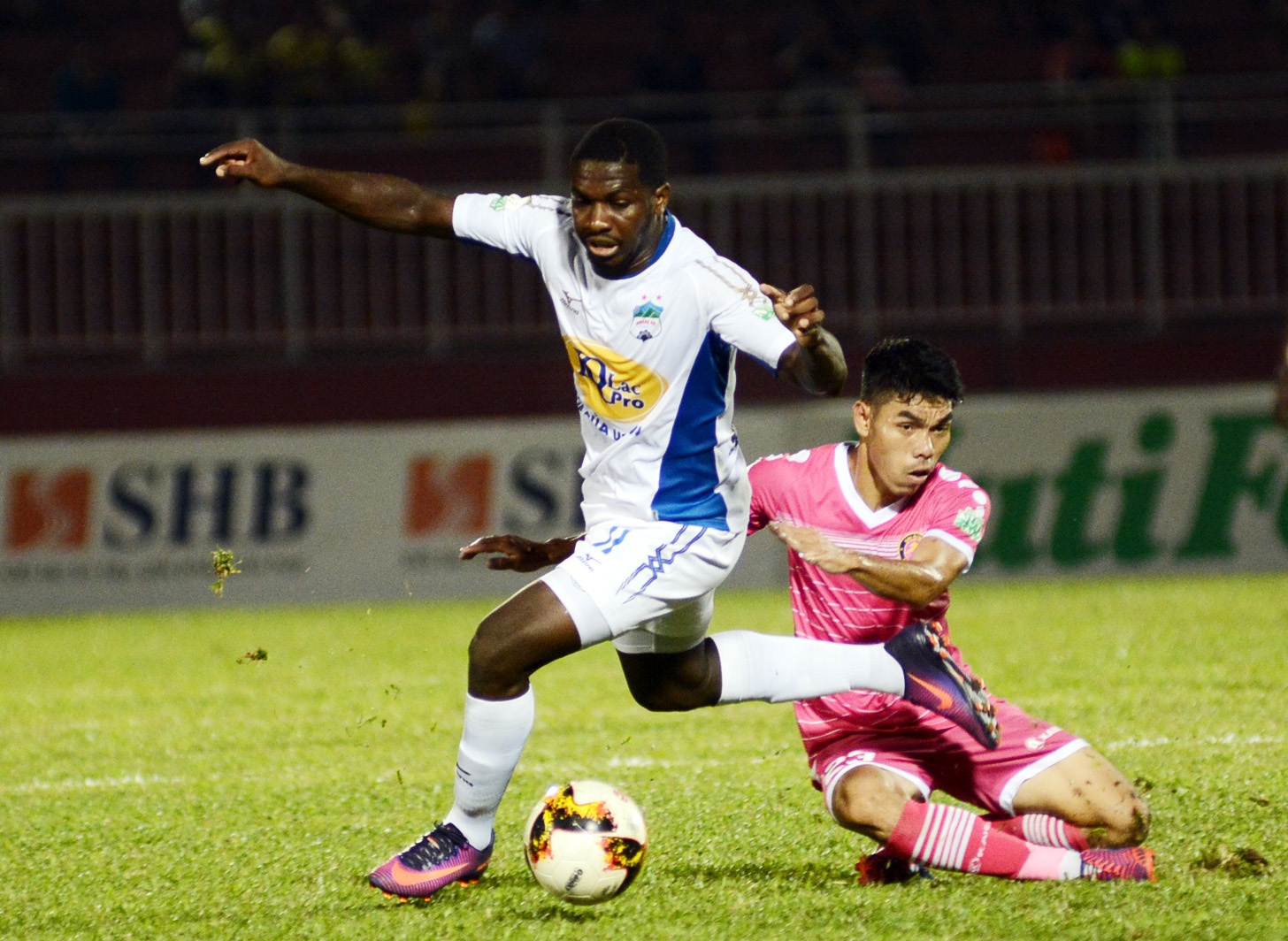 Xuân Trường buồn dù khi bàn tại vòng 5 ảnh 1 Xuan Truong buon du khi ban tai vong 5 anh 1