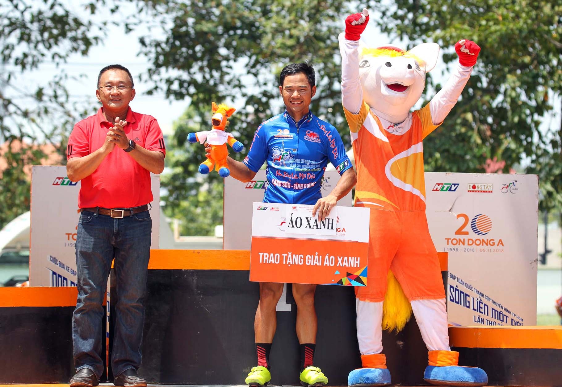 Ali Khademi chiem hang nhi ca nhan anh 2